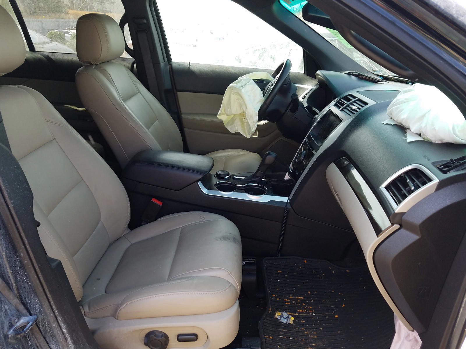 Photo 5 from auction – 2015 FORD EXPLORER L with VIN 1FM5K8F81FGC07374