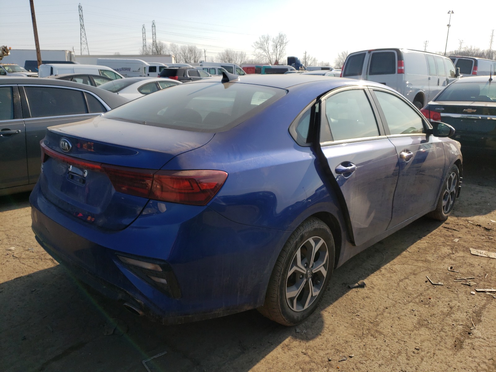 Photo 4 from auction – 2019 KIA FORTE FE with VIN 3KPF24AD8KE135489