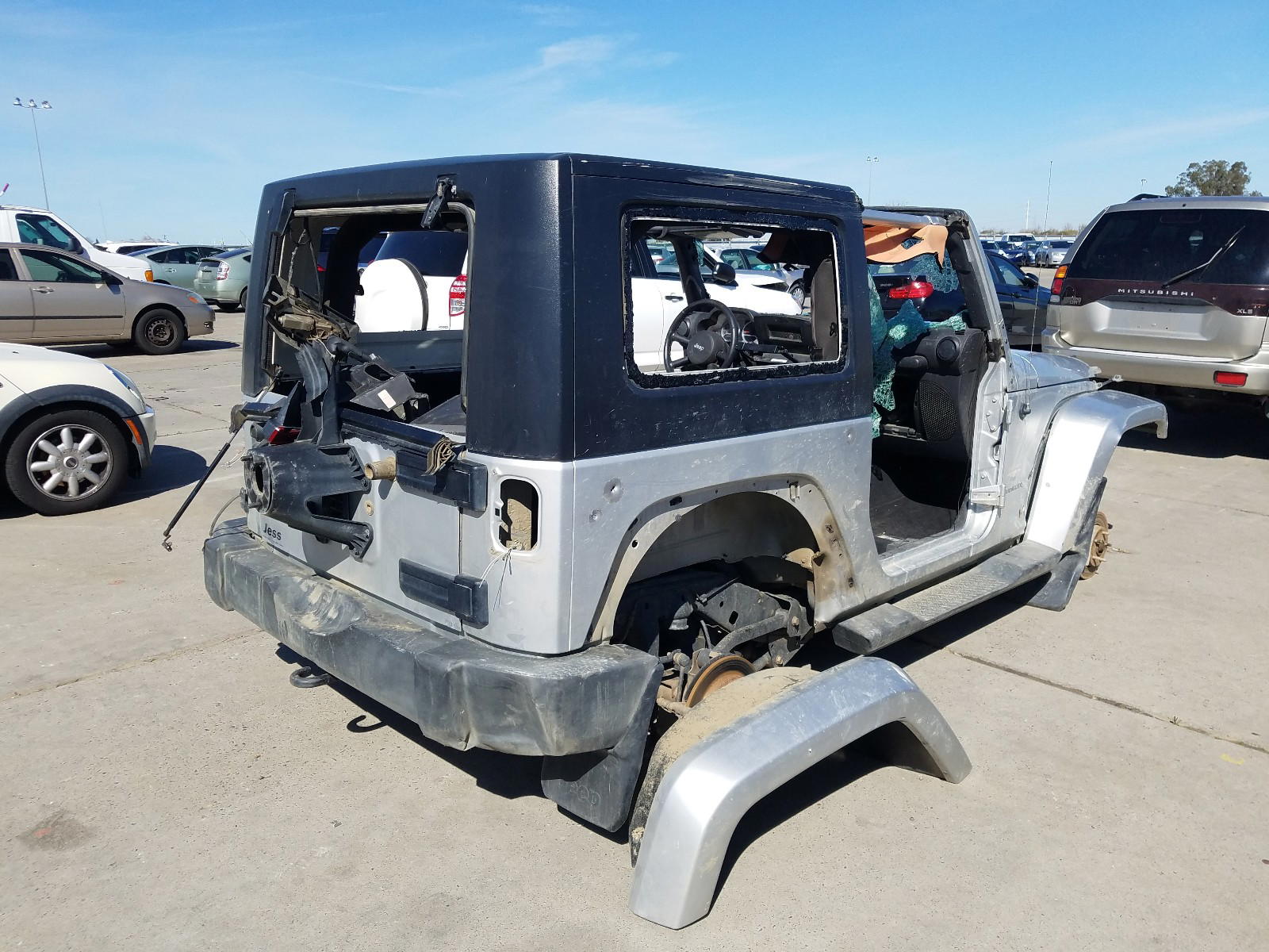 Photo 4 from auction – 2007 JEEP WRANGLER S with VIN 1J4FA54147L225127