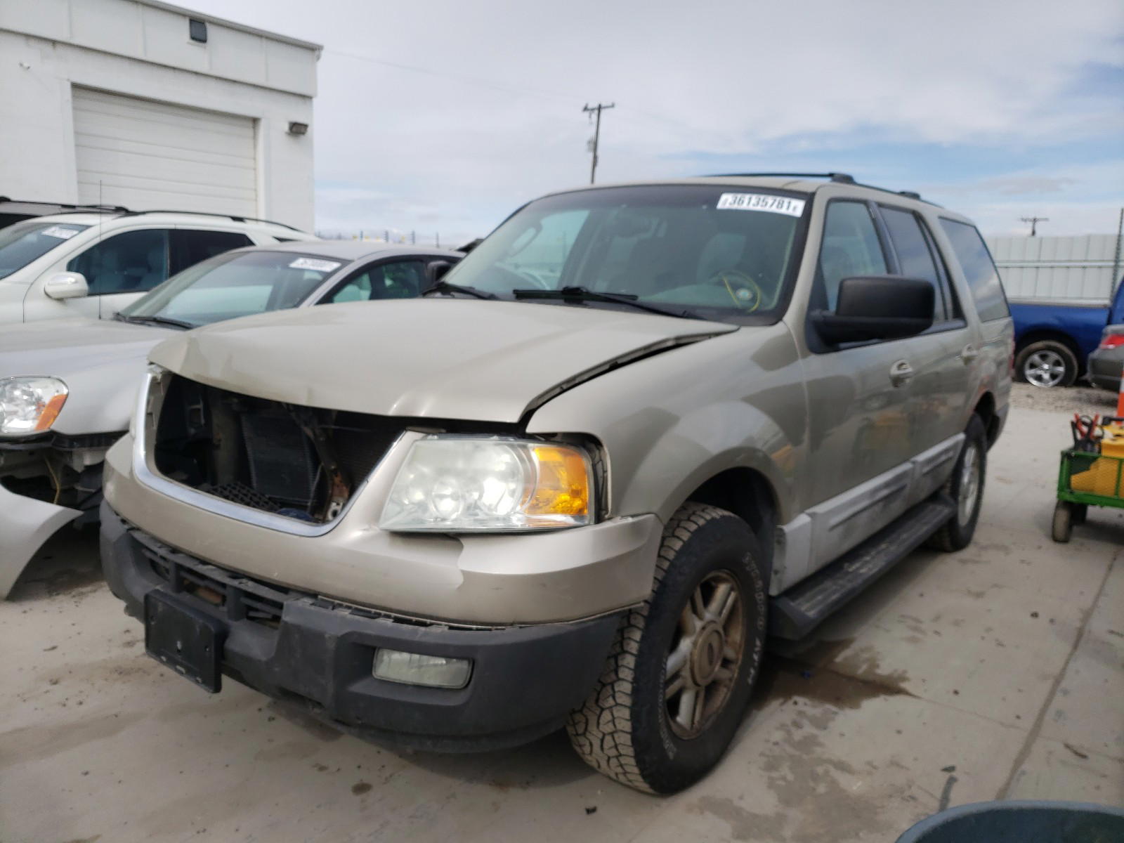 Photo 2 from auction – 2004 FORD EXPEDITION with VIN 1FMPU16L44LA50619