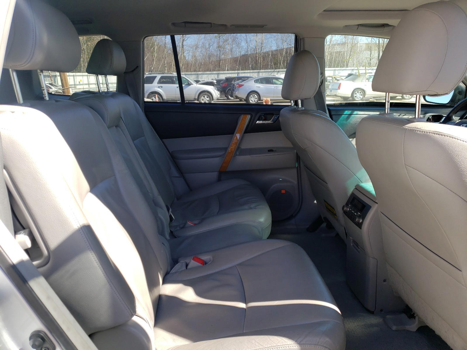 Photo 6 from auction – 2010 TOYOTA HIGHLANDER with VIN JTEJW3EH5A2043768