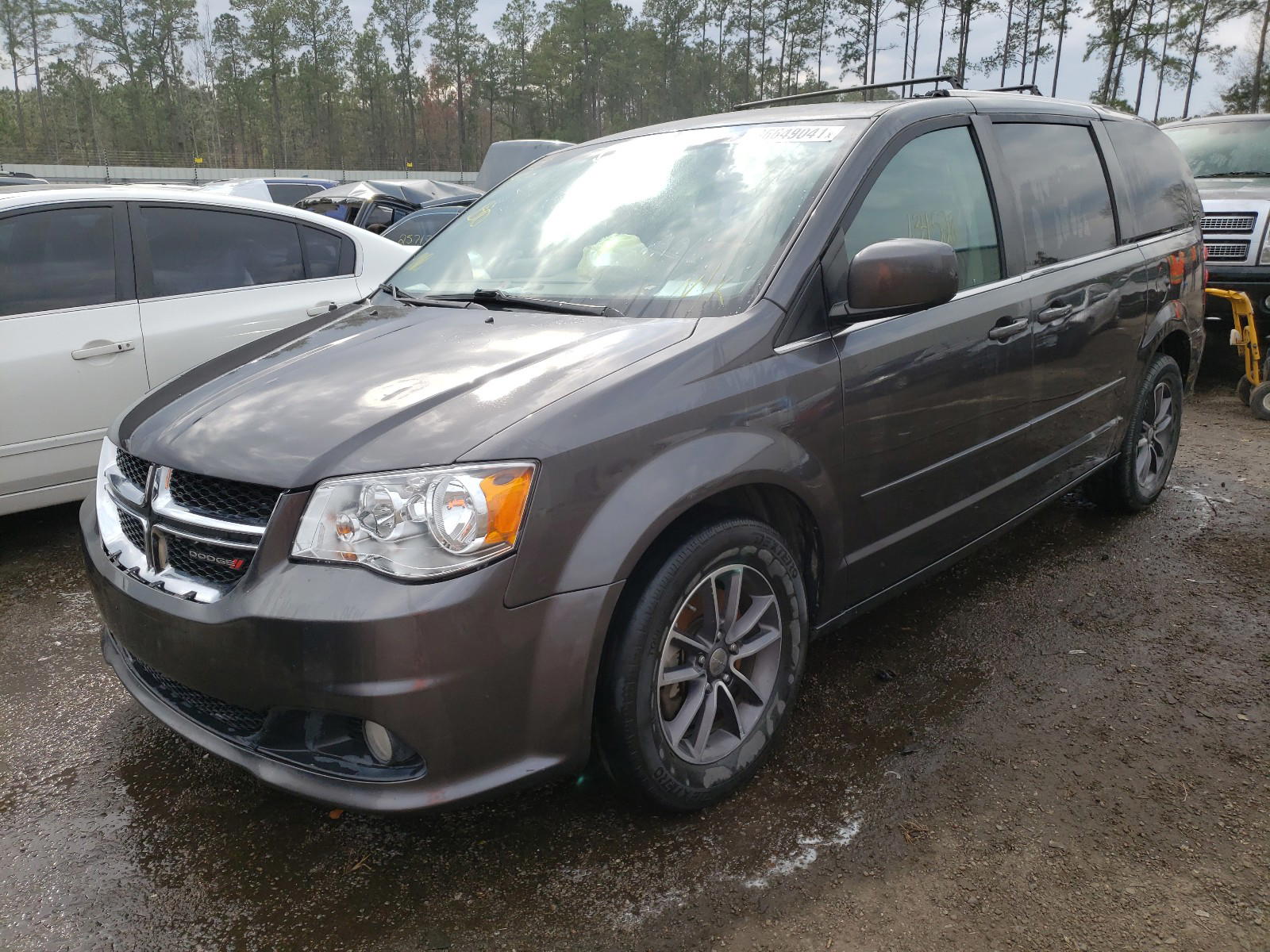 Photo 2 from auction – 2017 DODGE GRAND CARA with VIN 2C4RDGCG7HR774129