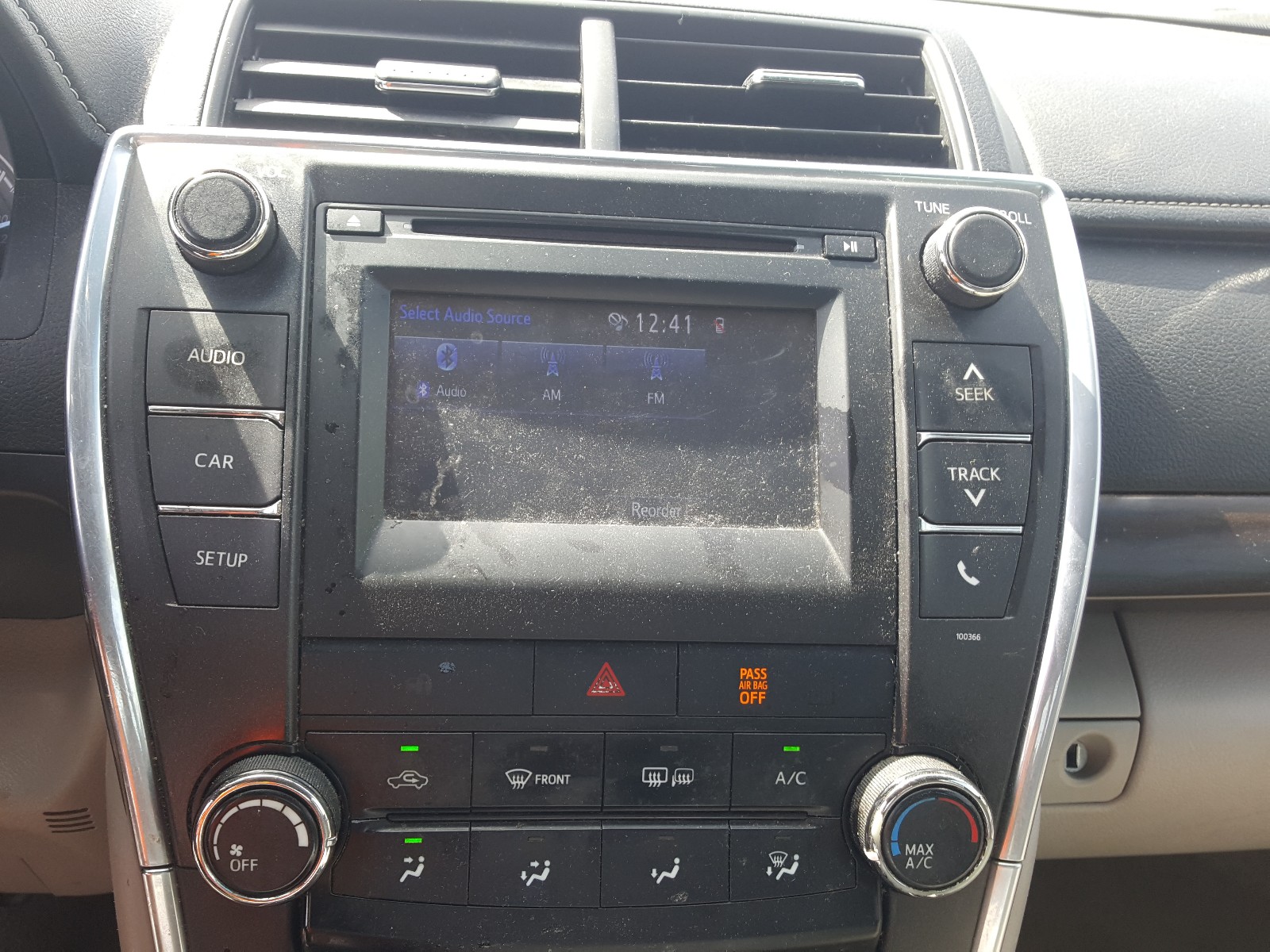 Photo 9 from auction – 2015 TOYOTA CAMRY LE with VIN 4T4BF1FKXFR513538