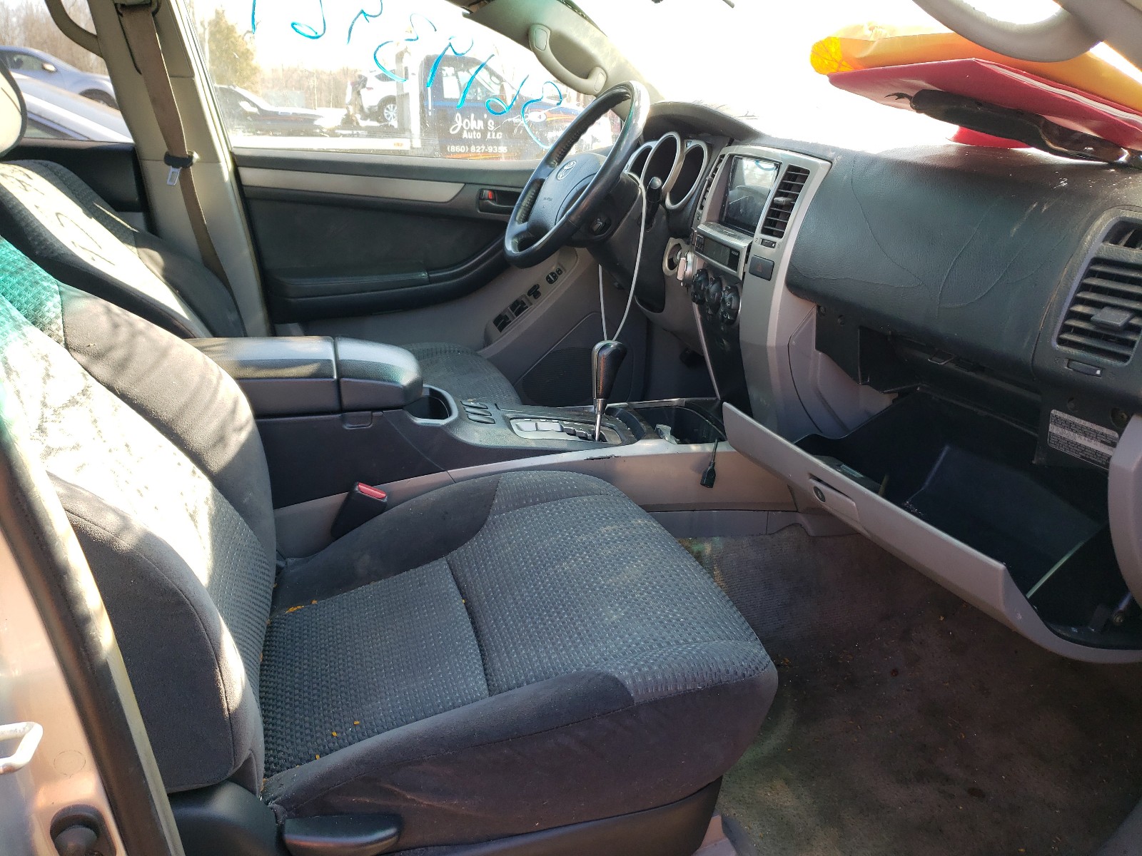 Zdjęcie 5 z aukcji – 2004 TOYOTA 4RUNNER SR z VIN JTEBU14R940045595