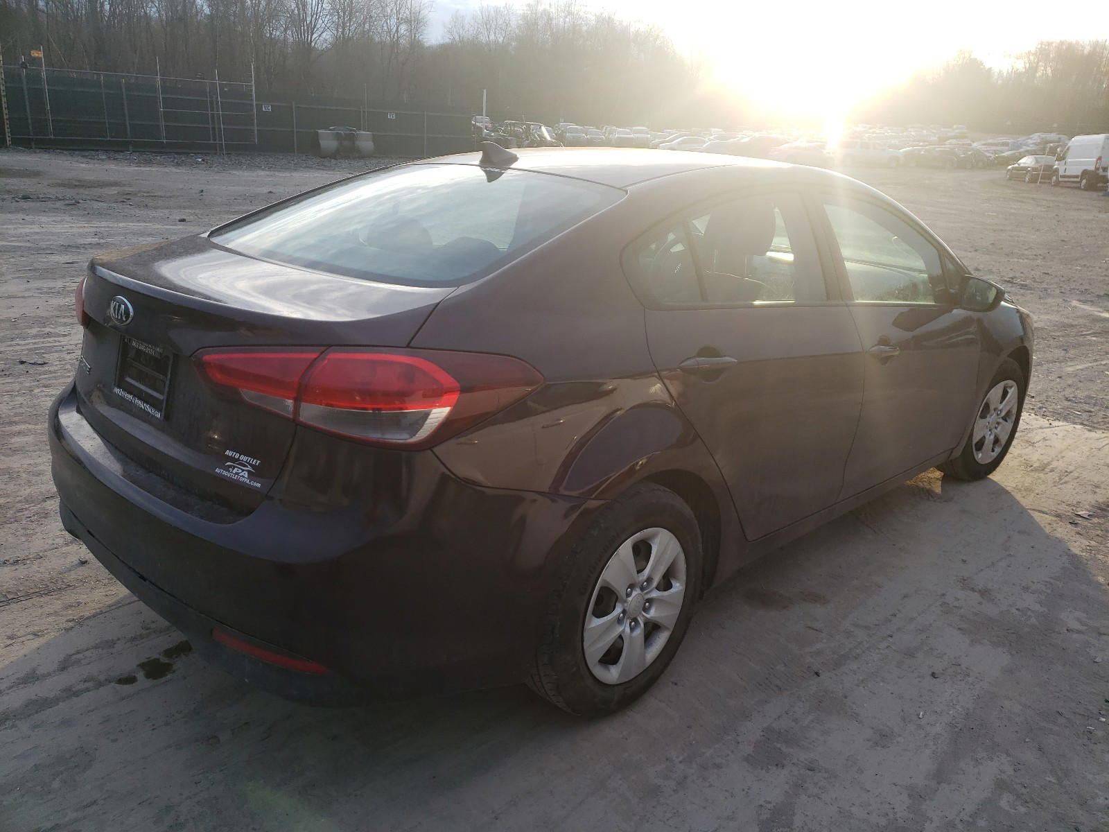 Photo 4 from auction – 2017 KIA FORTE LX with VIN 3KPFK4A78HE012942