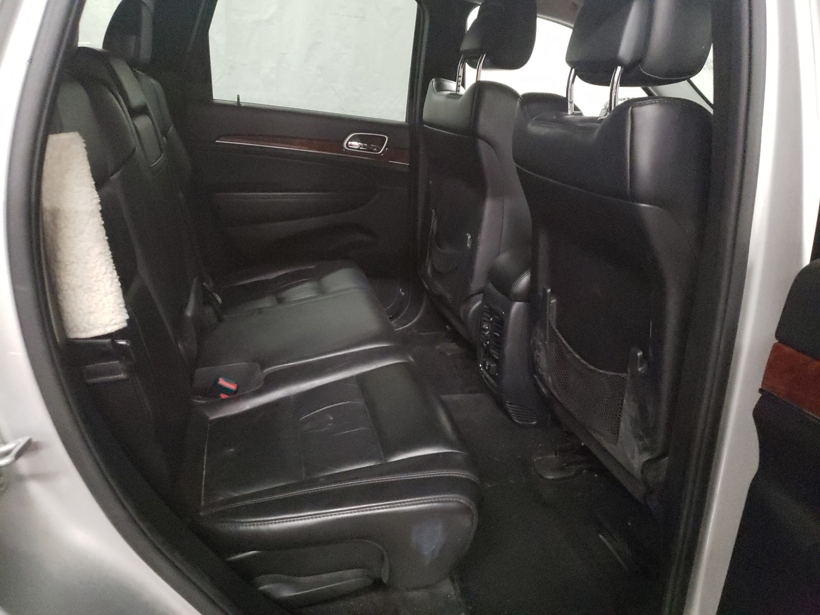 Photo 6 from auction – 2011 JEEP GRAND CHER with VIN 1J4RR5GGXBC570984