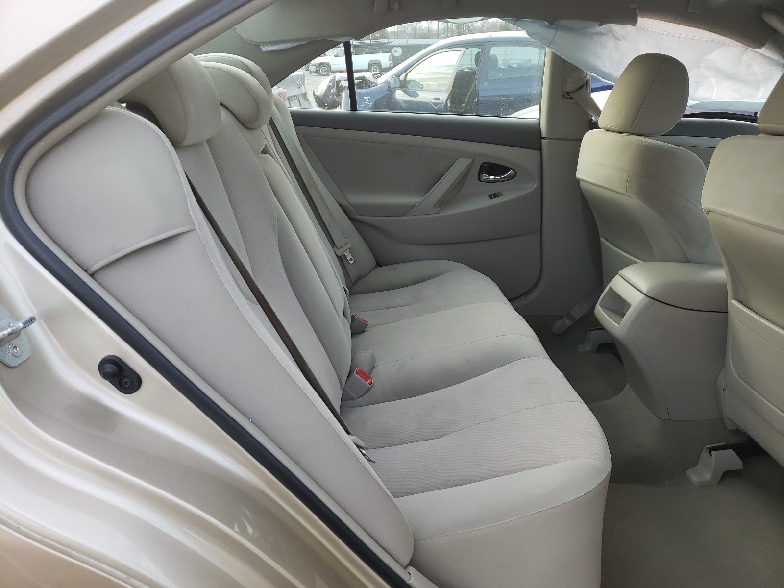 Фото 6 с аукциона – 2011 TOYOTA CAMRY BASE с VIN 4T1BF3EK1BU686012