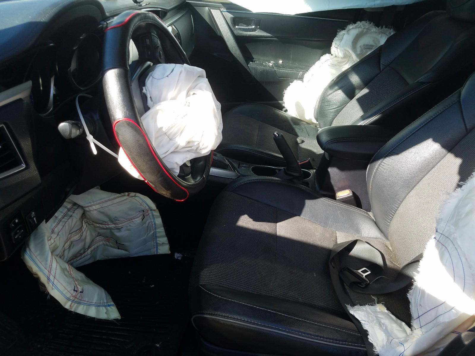 Photo 5 from auction – 2014 TOYOTA COROLLA L with VIN 2T1BURHE0EC050010
