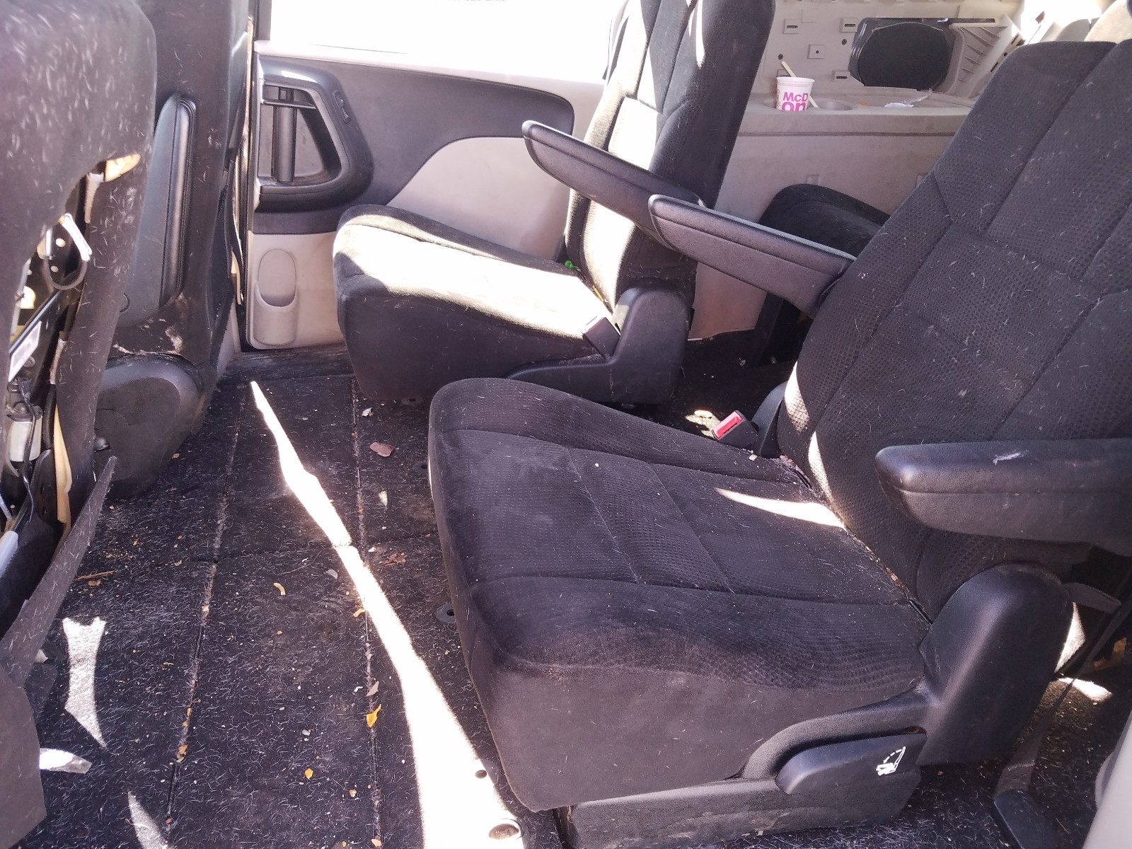 Photo 6 from auction – 2014 CHRYSLER TOWN & COU with VIN 2C4RC1BG1ER115072