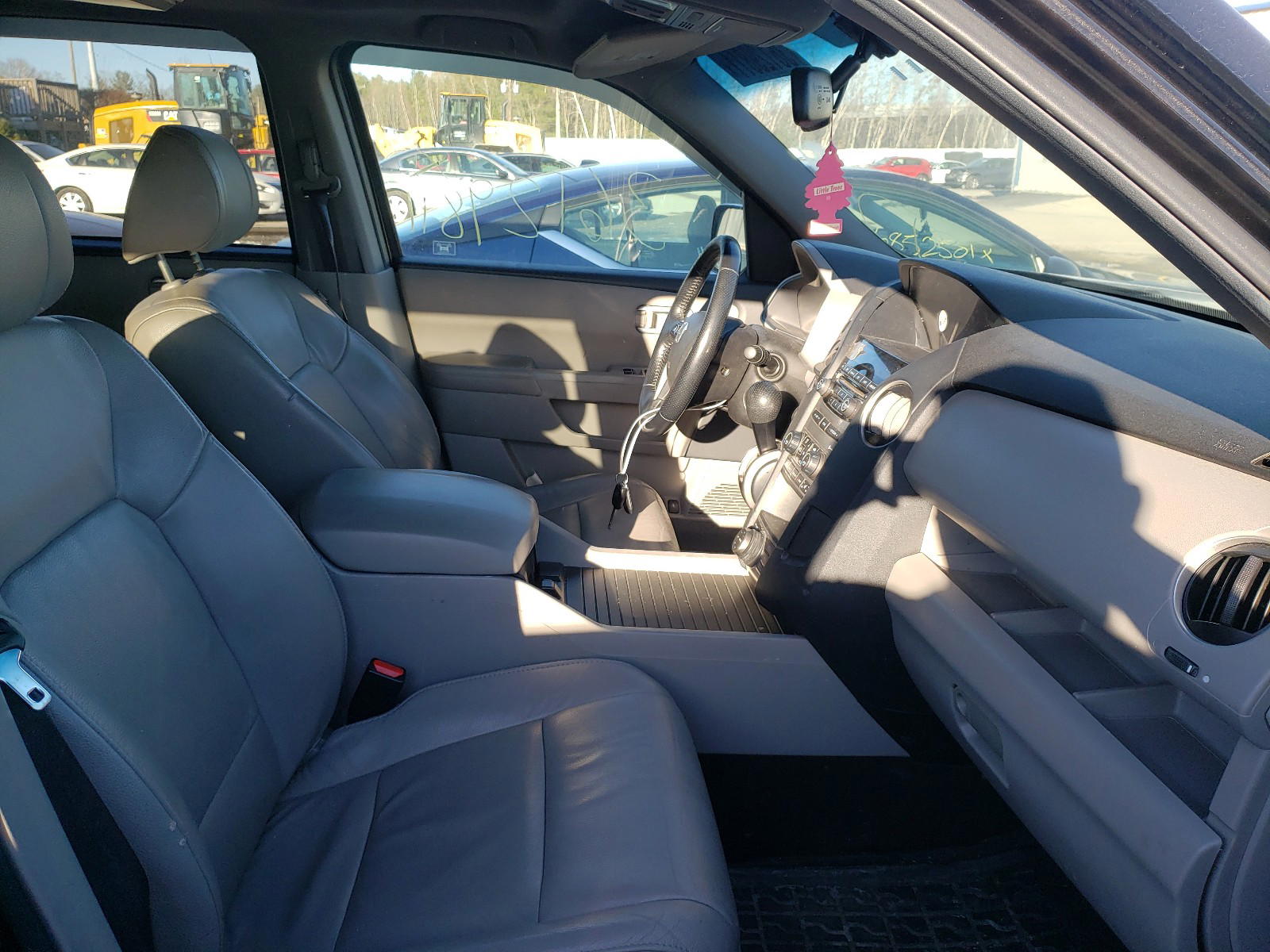 Photo 5 from auction – 2012 HONDA PILOT EXLN with VIN 5FNYF4H79CB001292
