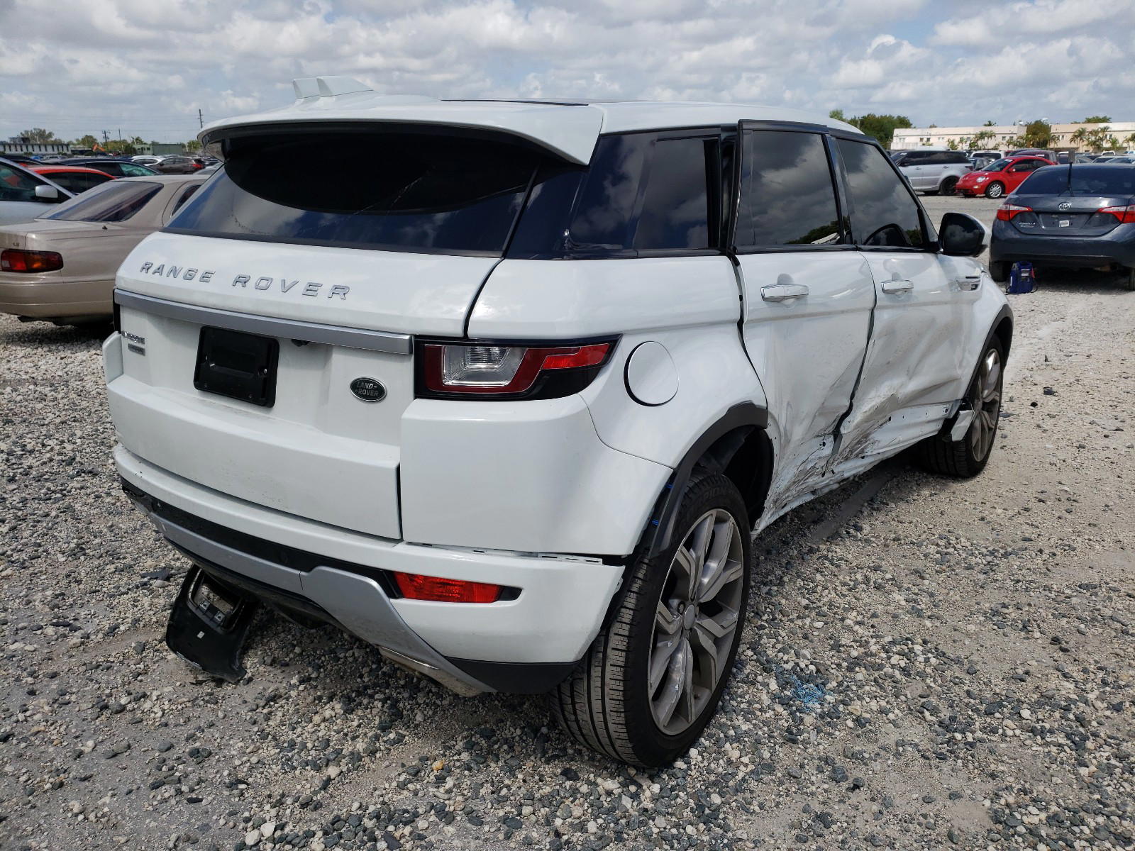 Photo 4 from auction – 2017 LAND ROVER RANGE ROVE with VIN SALVE2BG6HH242925