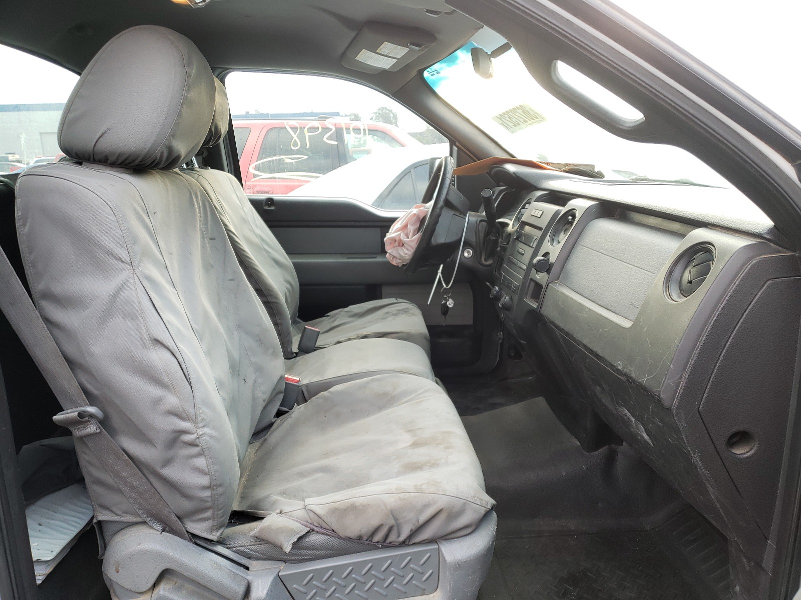 صورة رقم 5 من المزاد - 2014 FORD F150 مع VIN 1FTNF1CF1EKD21101