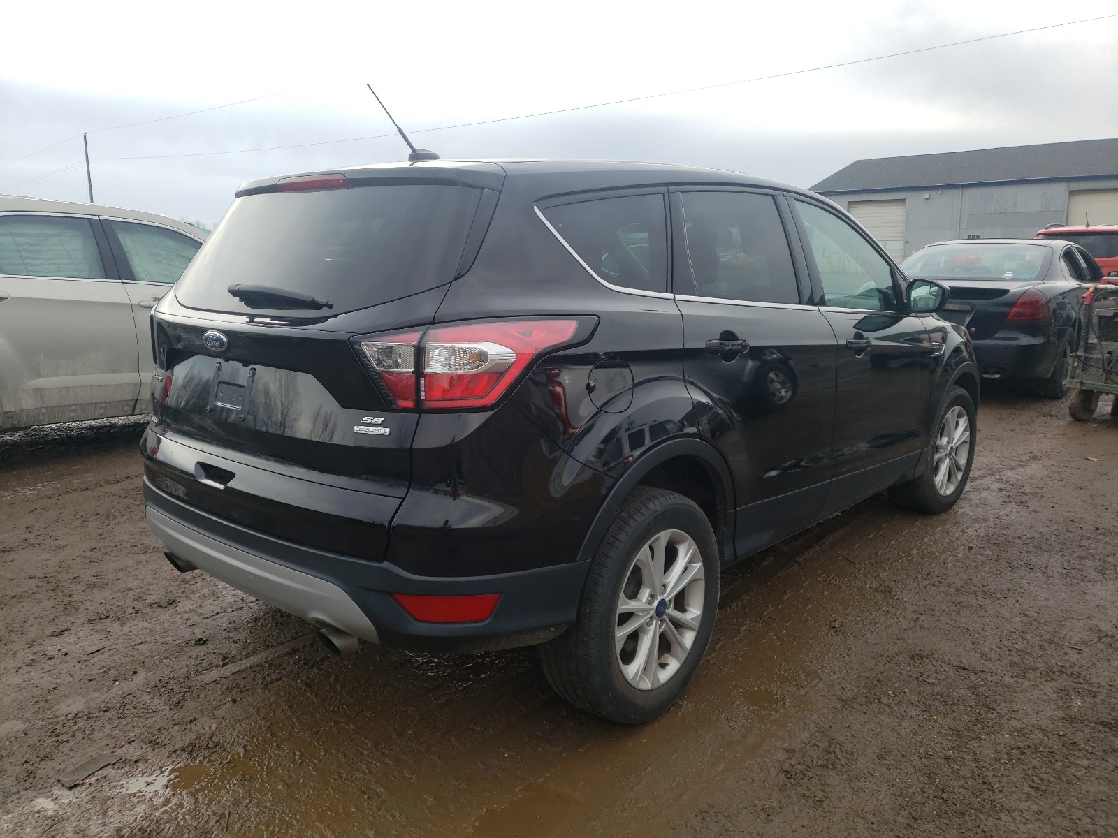 Photo 4 from auction – 2017 FORD ESCAPE SE with VIN 1FMCU0GDXHUD37138