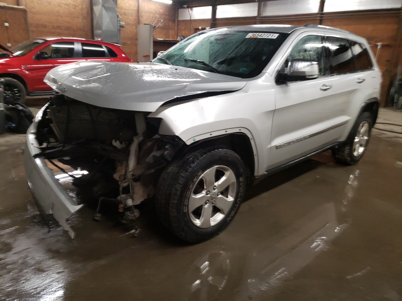 Photo 2 from auction – 2011 JEEP GRAND CHER with VIN 1J4RR5GGXBC570984