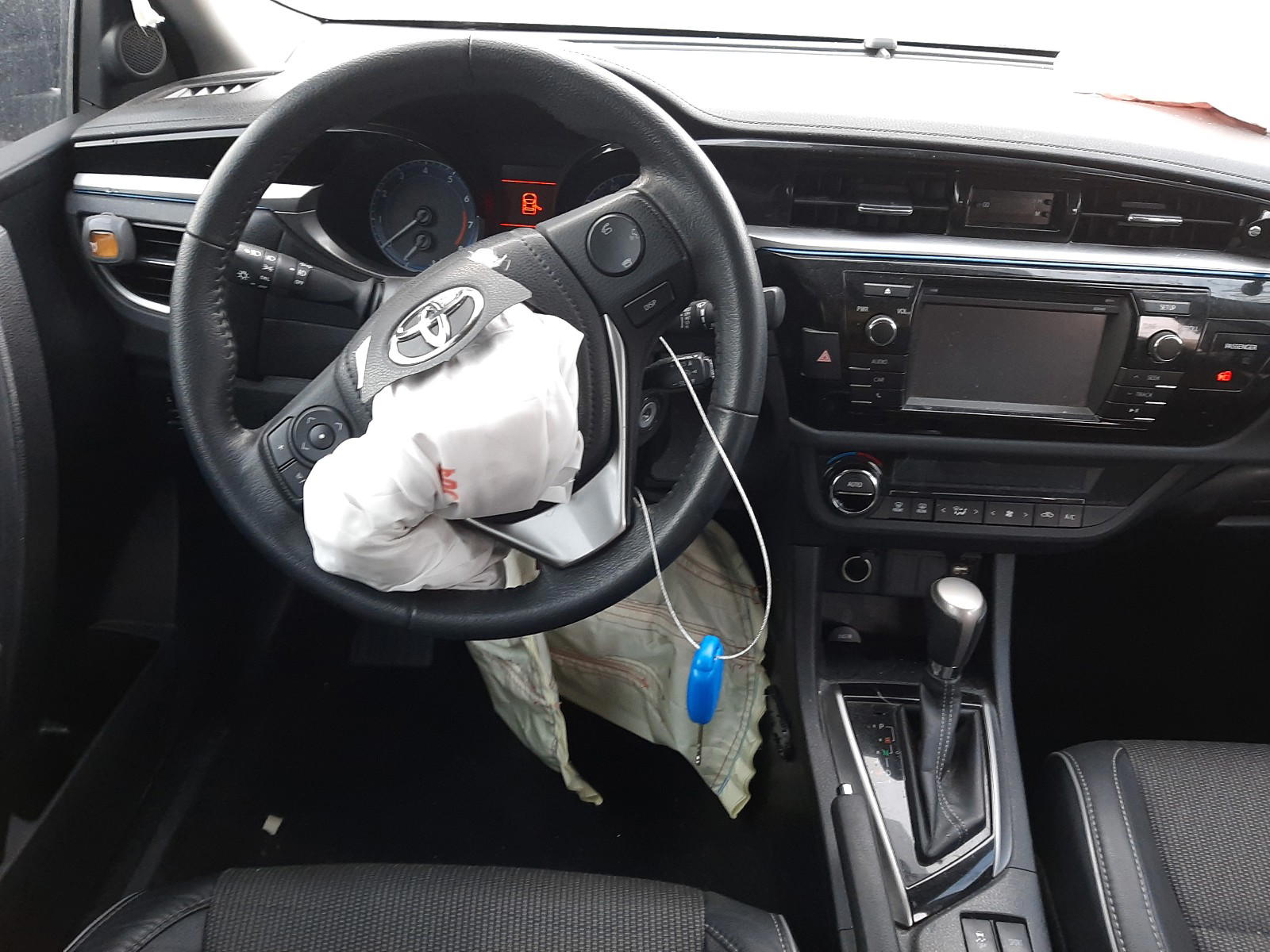 Photo 9 from auction – 2015 TOYOTA COROLLA L with VIN 2T1BURHE6FC313263