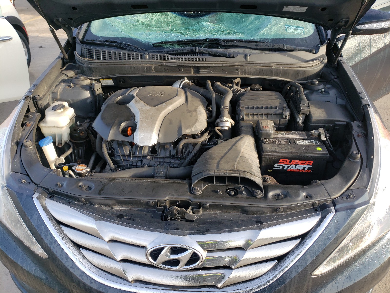 Photo 7 from auction – 2011 HYUNDAI SONATA SE with VIN 5NPEC4AB6BH196066