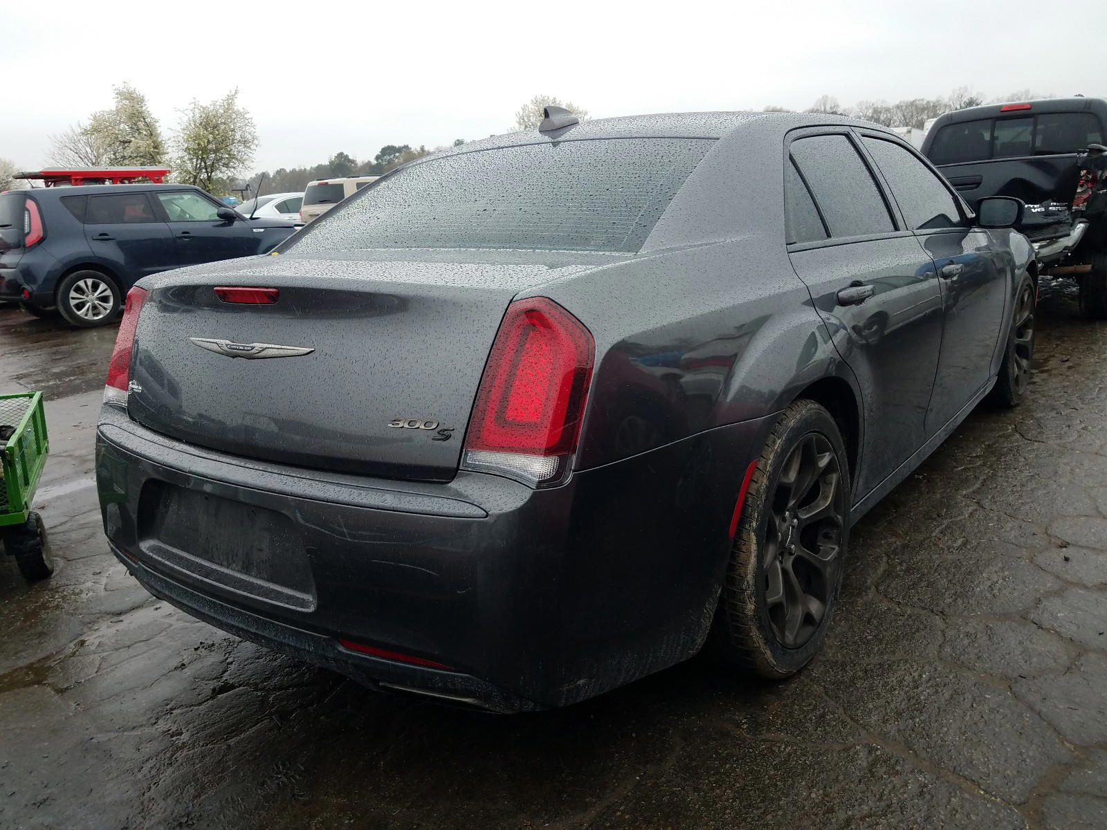 Photo 4 from auction – 2016 CHRYSLER 300 S with VIN 2C3CCABG2GH269759