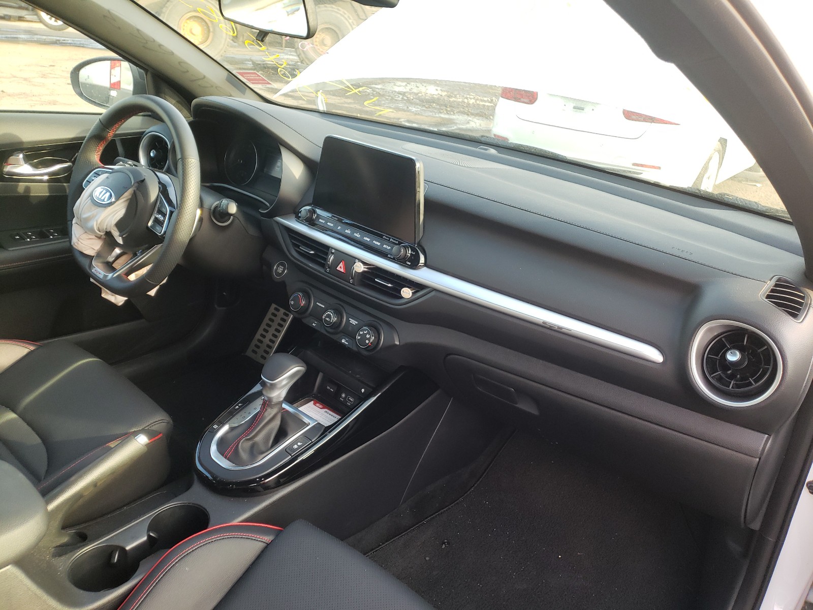 Photo 9 from auction – 2021 KIA FORTE GT with VIN 3KPF44AC3ME293744