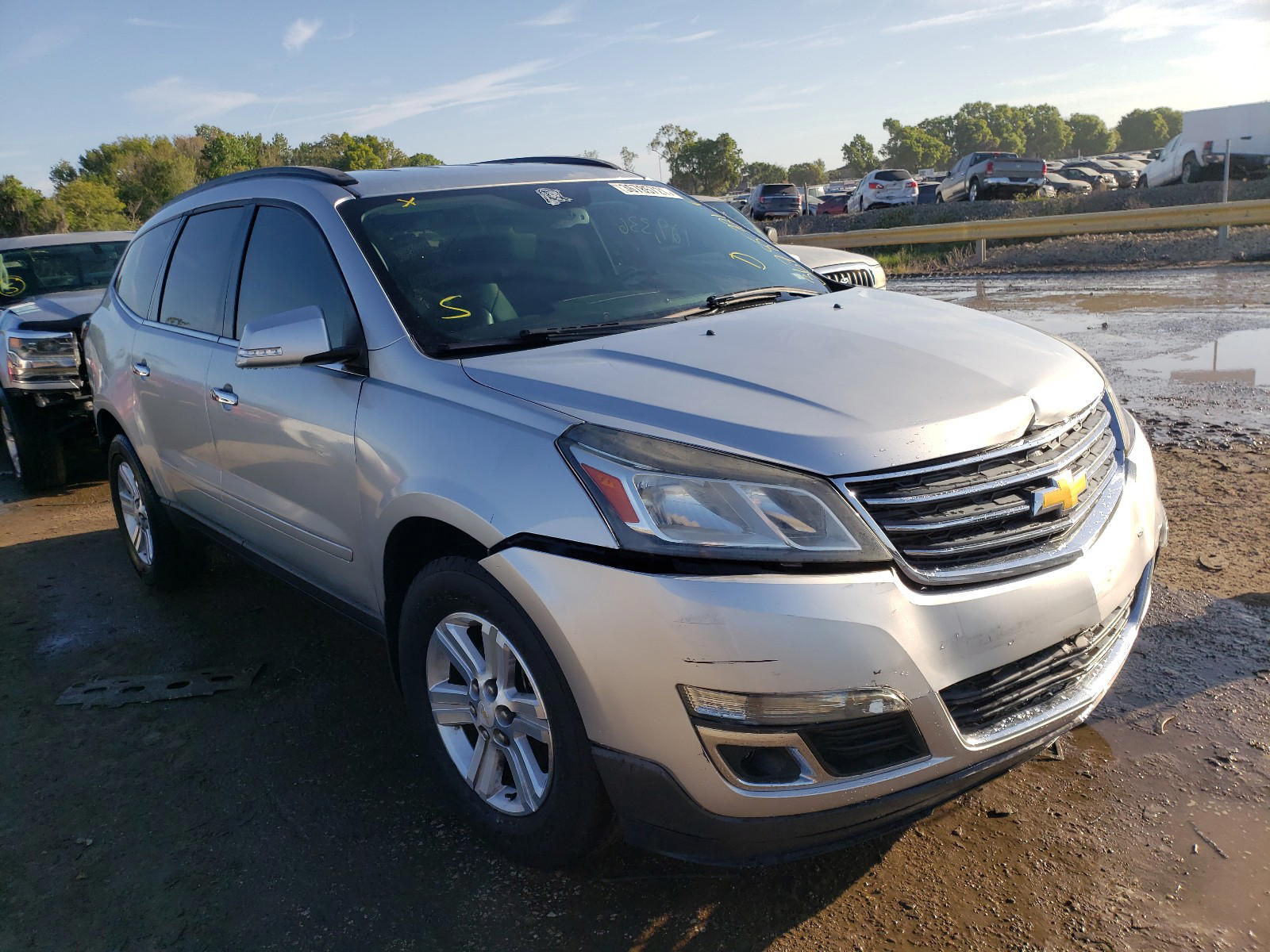 CHEVROLET TRAVERSE L 2014 with VIN 1GNKRGKD0EJ375810 - Photo from auction
