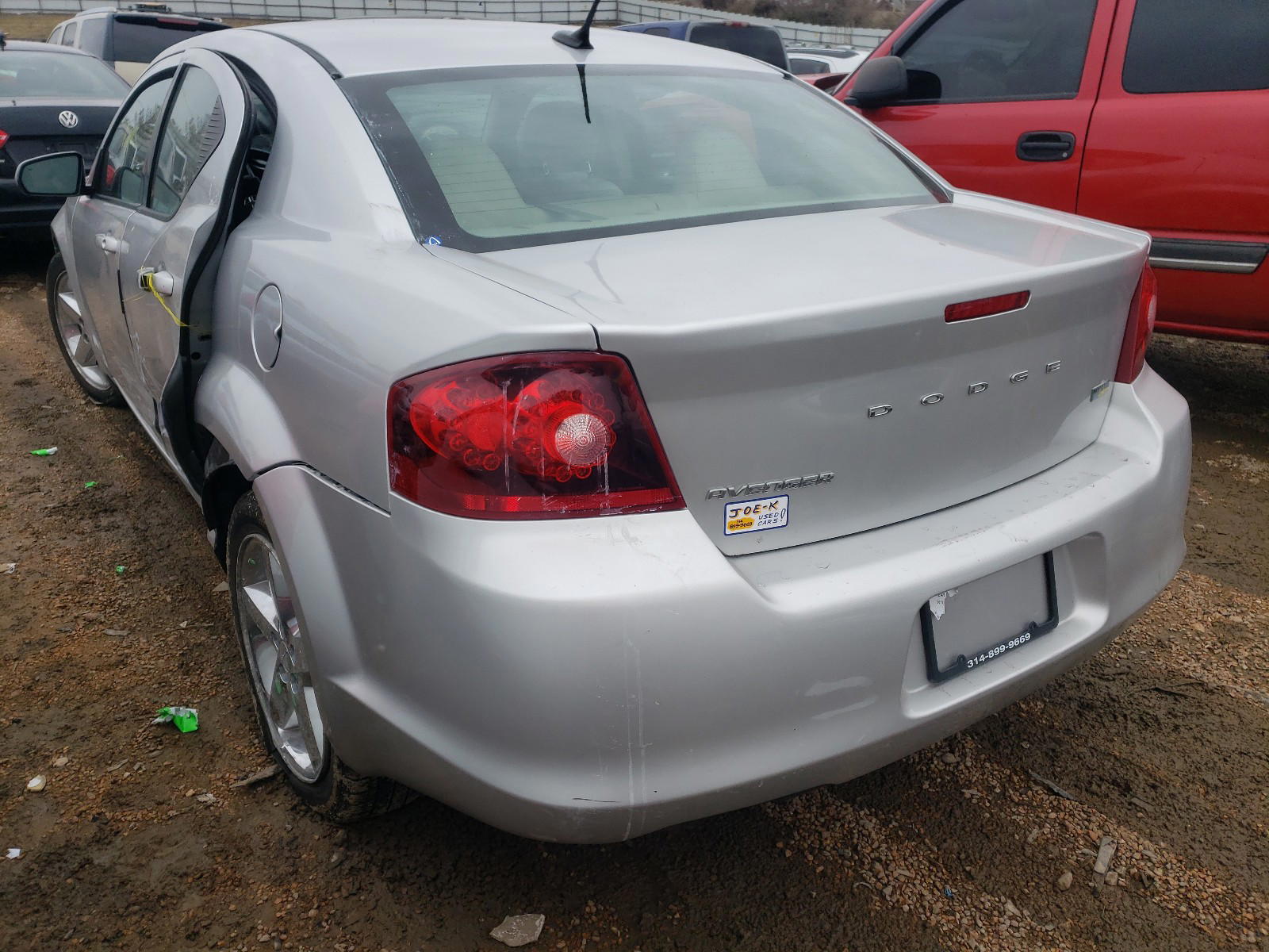 Photo 3 from auction – 2011 DODGE AVENGER LU with VIN 1B3BD2FG7BN572378