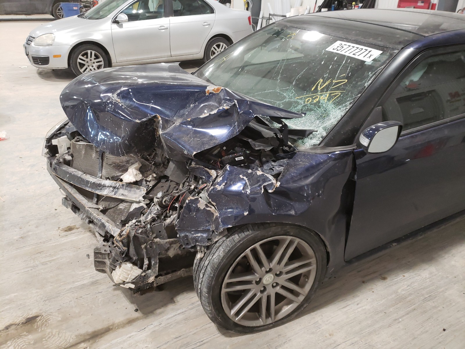 Zdjęcie 9 z aukcji – 2012 TOYOTA SCION TC z VIN JTKJF5C76C3040247