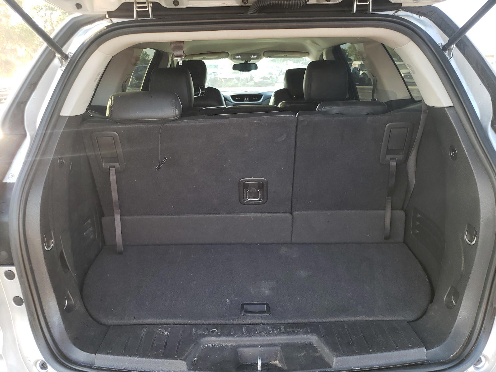 Photo 9 from auction – 2014 CHEVROLET TRAVERSE L with VIN 1GNKRGKD0EJ375810