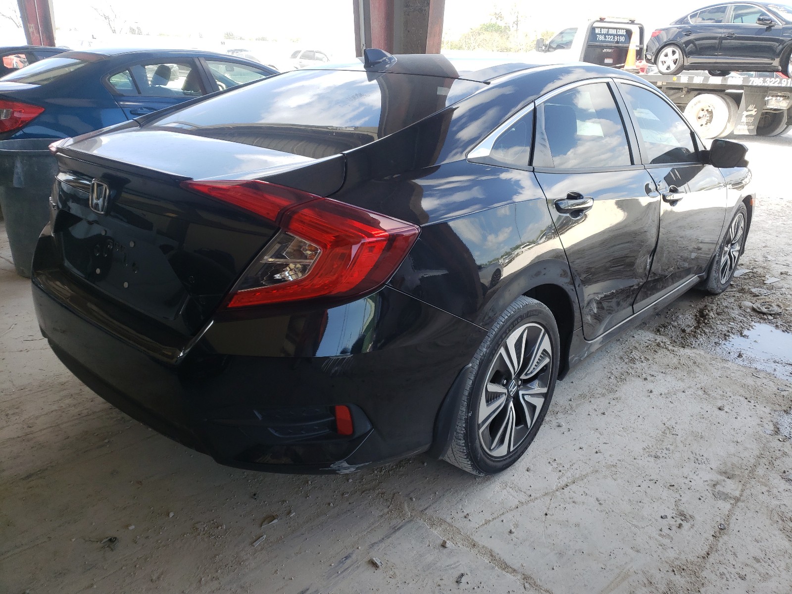 Photo 4 from auction – 2017 HONDA CIVIC EX with VIN 19XFC1F3XHE200847