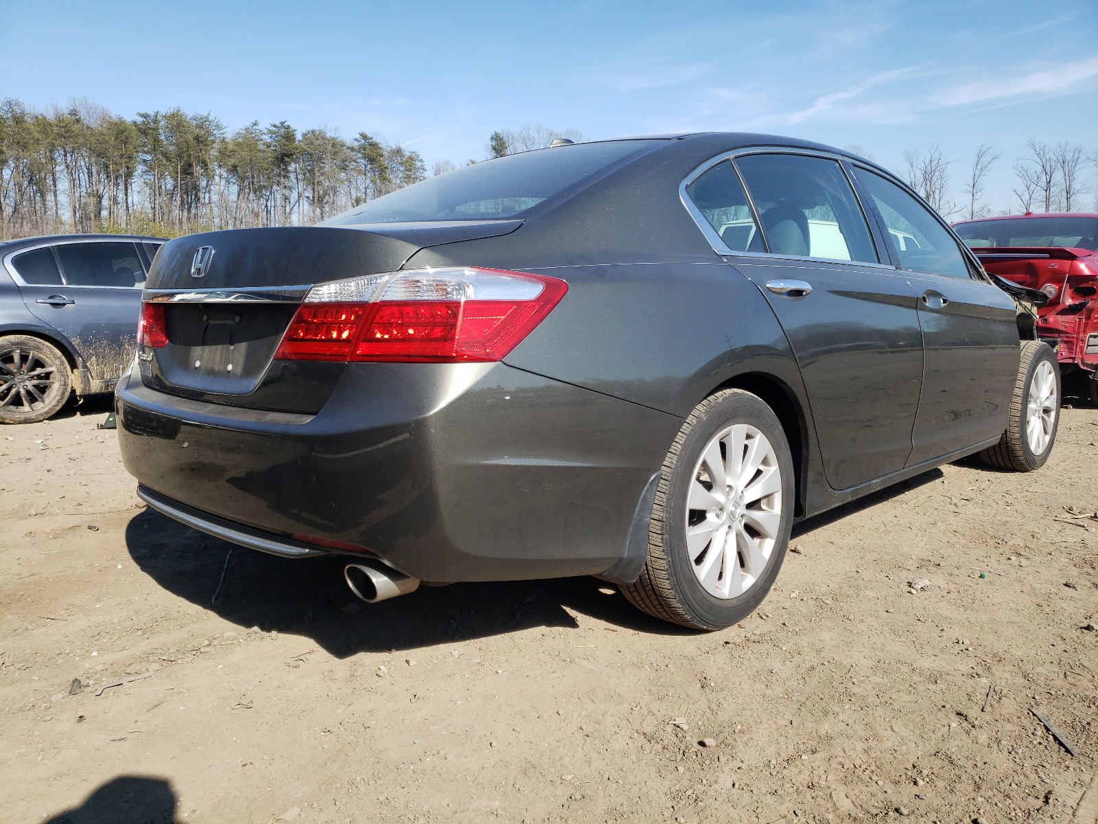 Photo 4 from auction – 2015 HONDA ACCORD EXL with VIN 1HGCR2F82FA084113