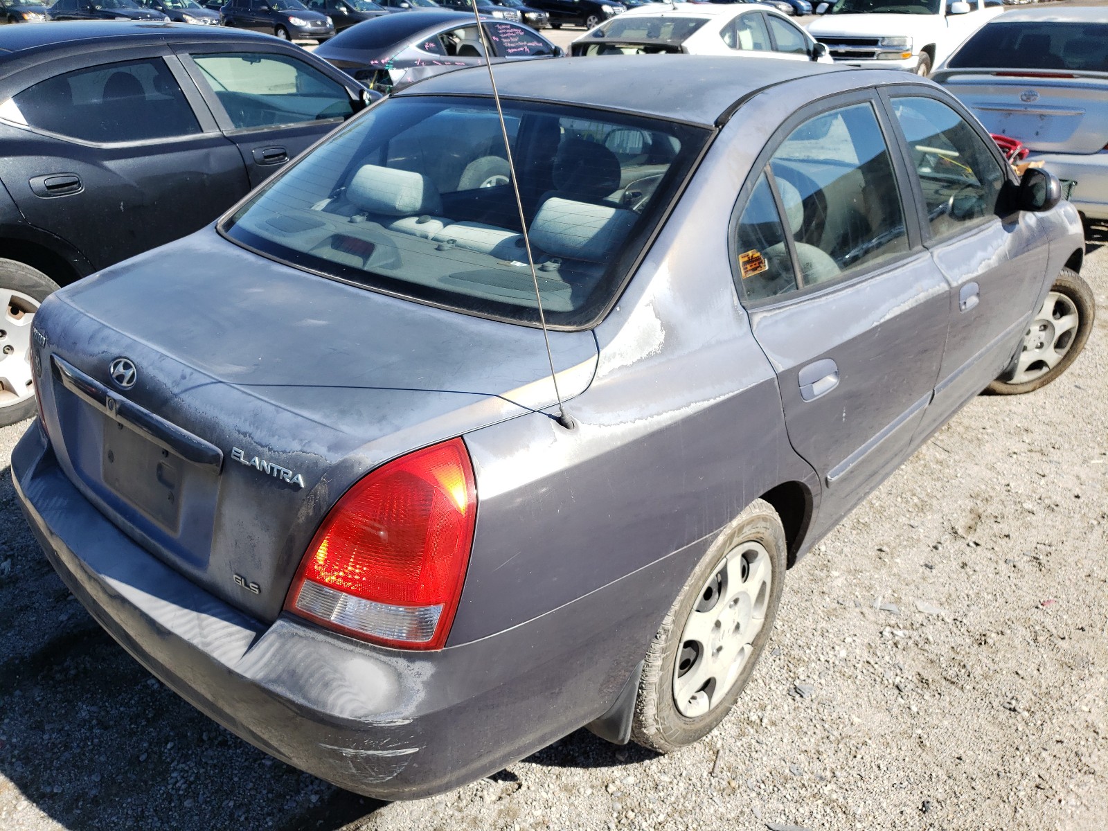 Photo 4 from auction – 2002 HYUNDAI ELANTRA with VIN KMHDN45D32U350977