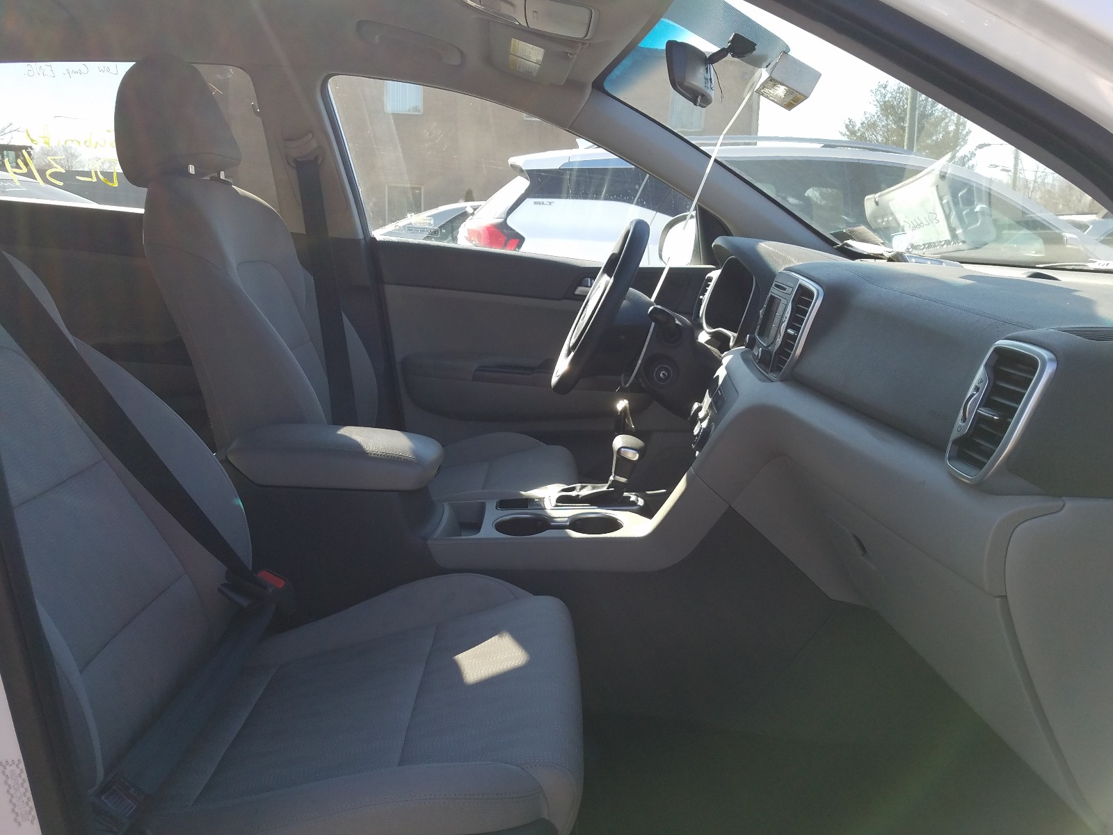 Photo 5 from auction – 2017 KIA SPORTAGE L with VIN KNDPM3AC3H7117328