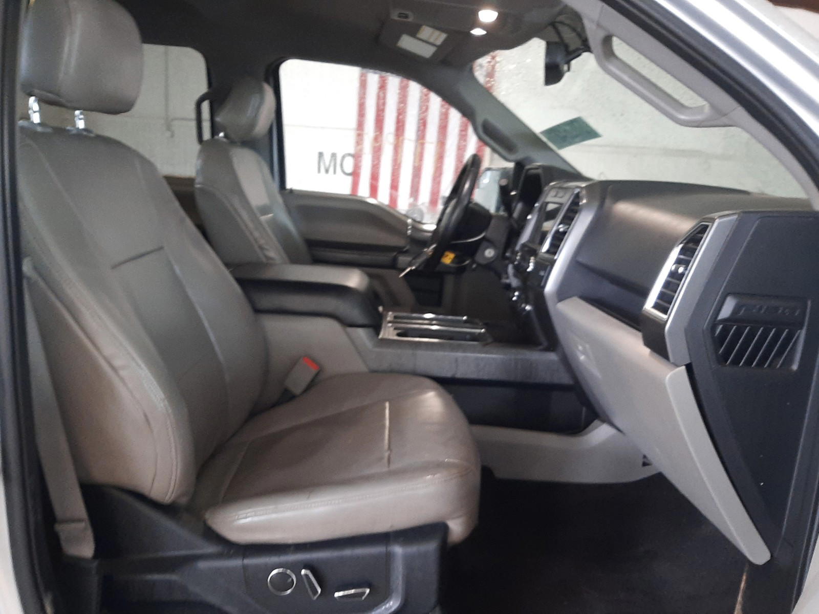 Photo 5 from auction – 2016 FORD F150 SUPER with VIN 1FTEW1EF2GFA95756