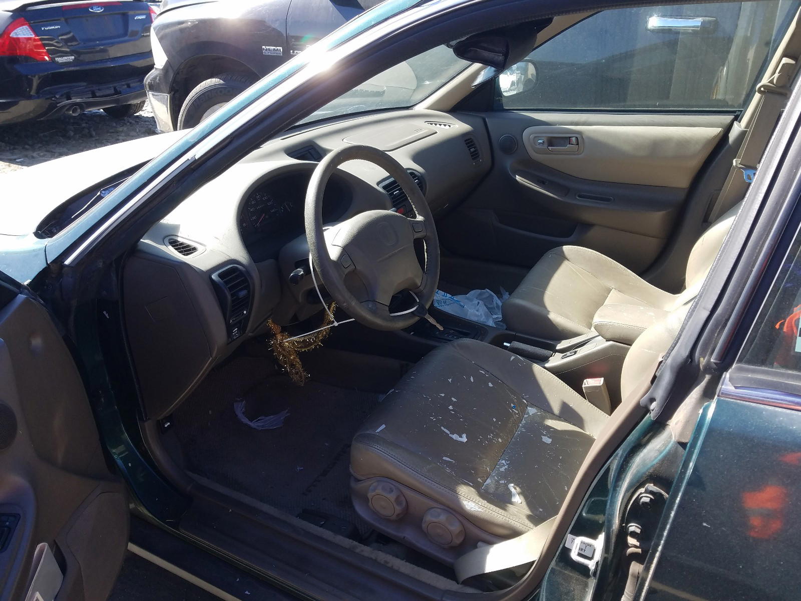 Photo 5 from auction – 2000 ACURA INTEGRA with VIN JH4DB7667YS000723