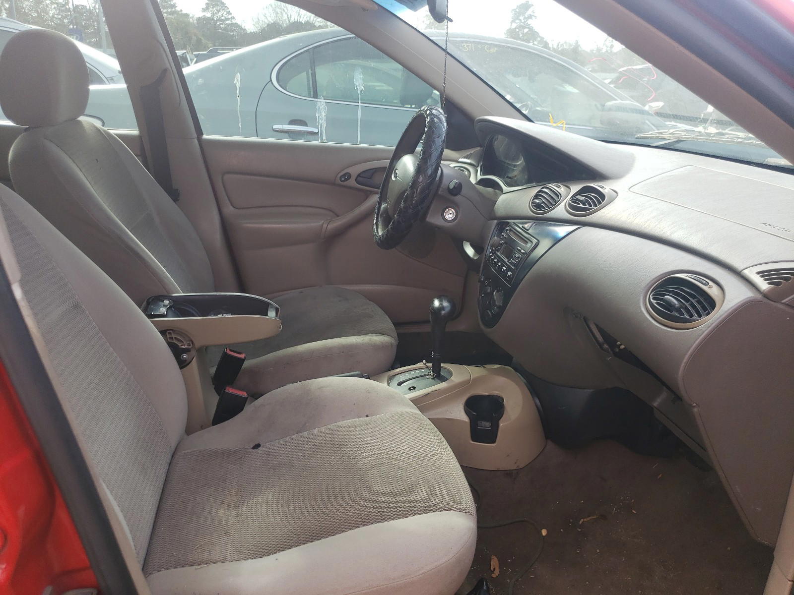 Photo 5 from auction – 2004 FORD FOCUS SE C with VIN 1FAFP34374W171090