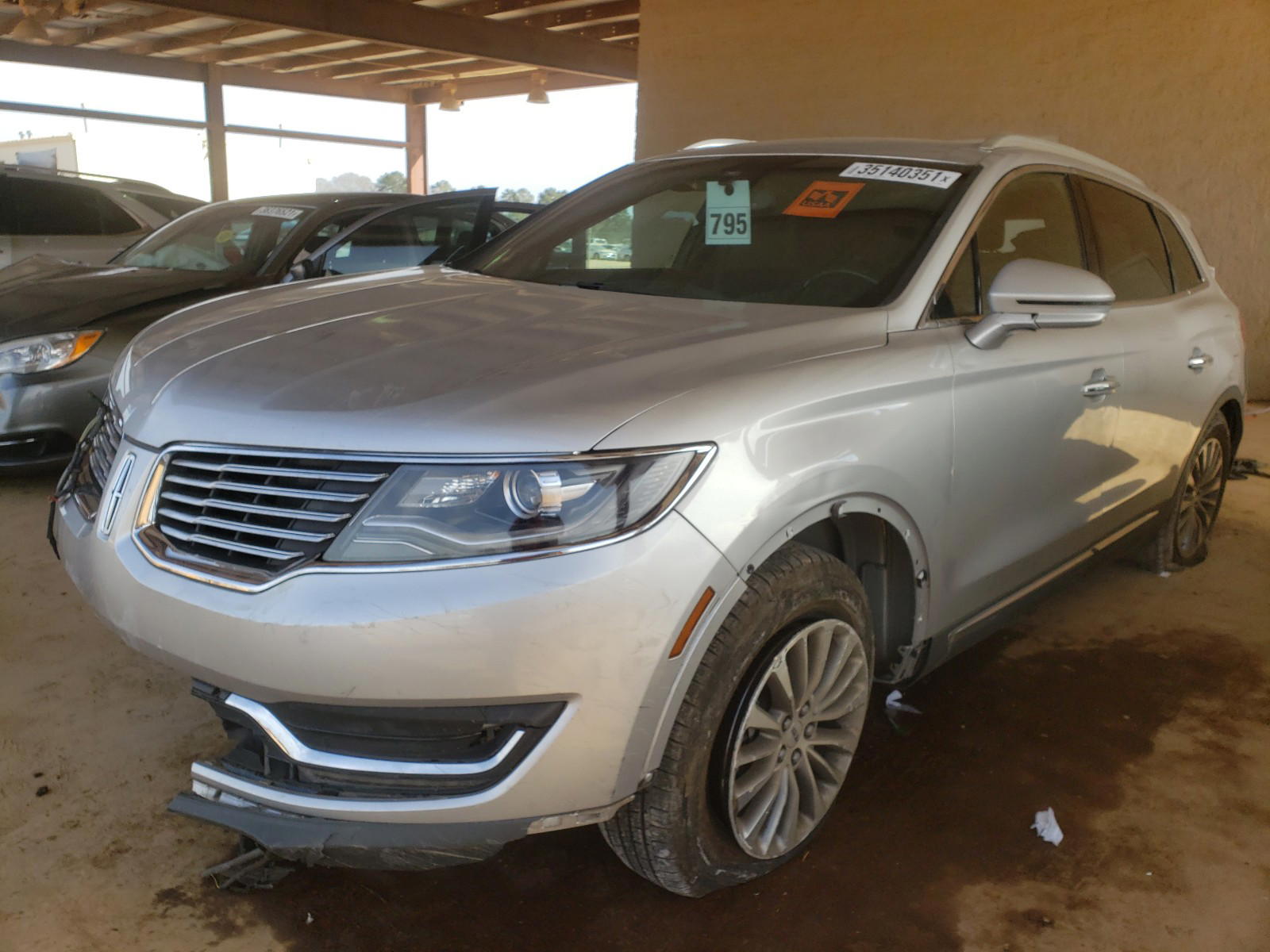 Photo 2 from auction – 2016 LINCOLN MKX SELECT with VIN 2LMTJ6KR5GBL47499