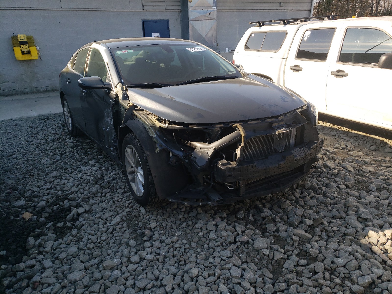 Photo 1 from auction – 2018 CHEVROLET MALIBU LT with VIN 1G1ZD5ST9JF254605