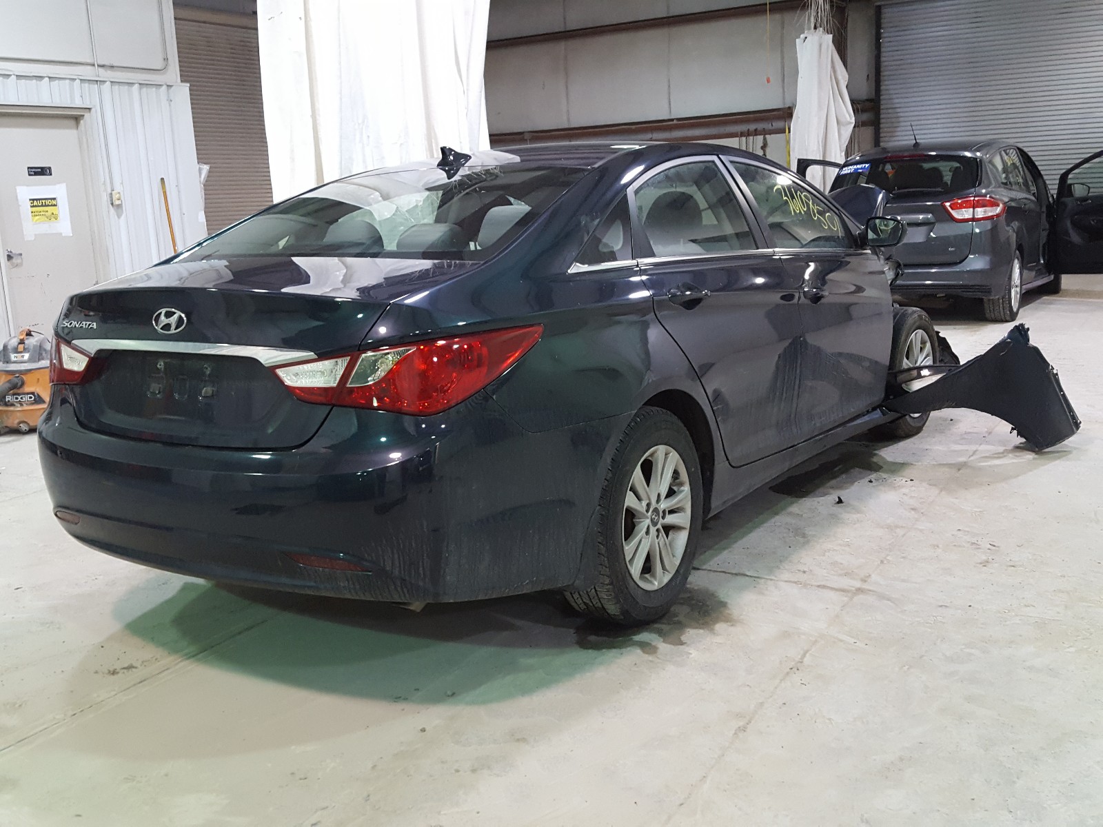 Photo 4 from auction – 2013 HYUNDAI SONATA GLS with VIN 5NPEB4AC7DH748141