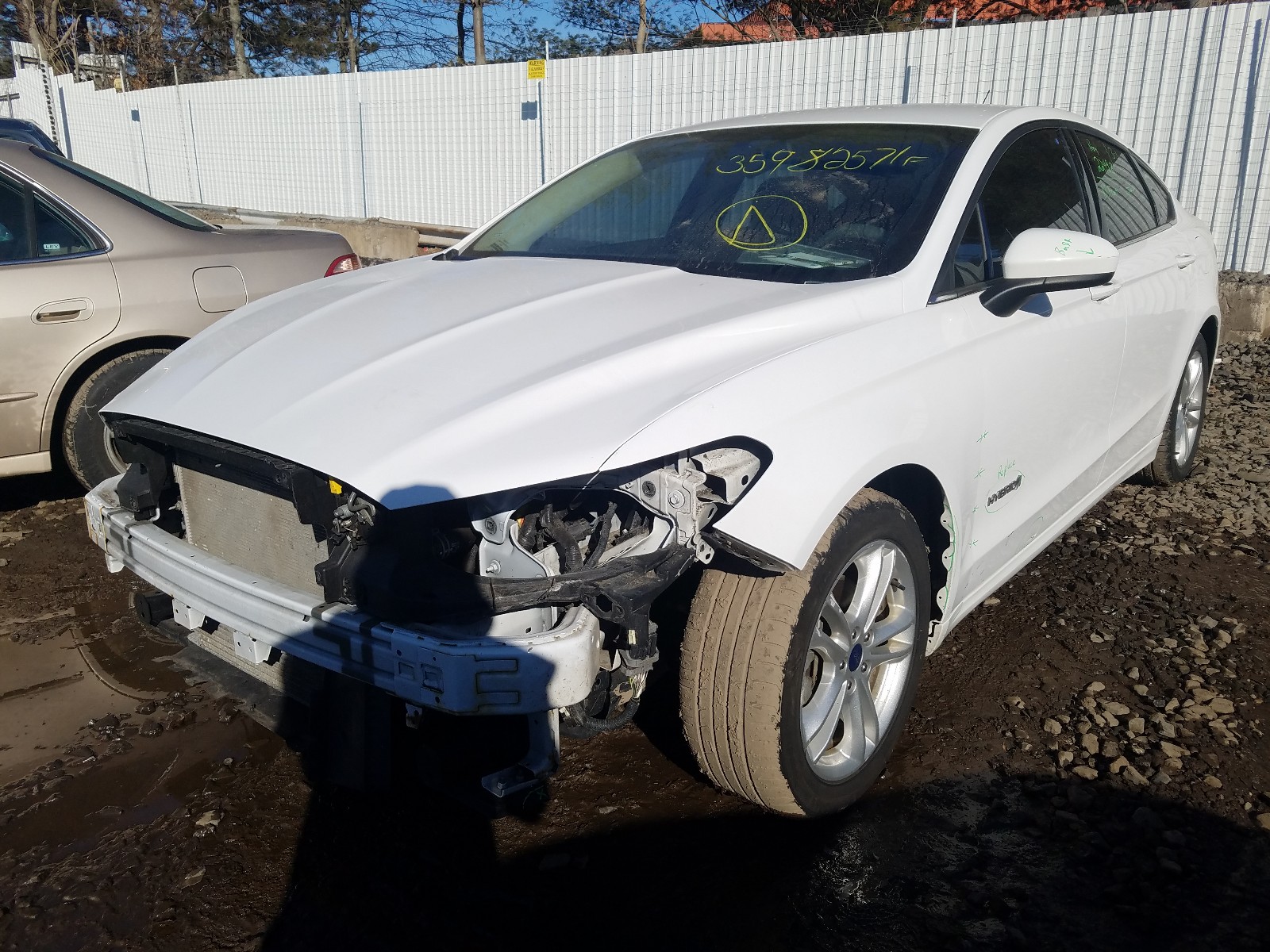 Photo 2 from auction – 2018 FORD FUSION SE with VIN 3FA6P0LU6JR235613
