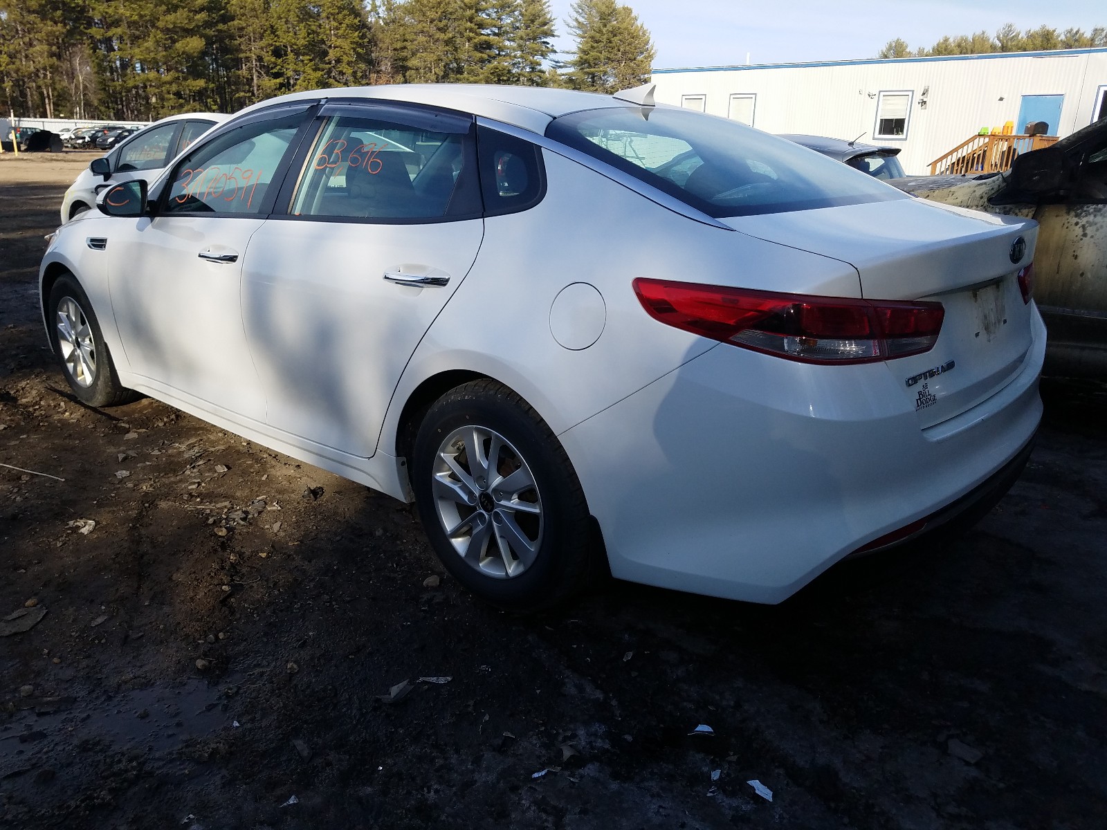 Photo 3 from auction – 2016 KIA OPTIMA LX with VIN KNAGT4L3XG5070716