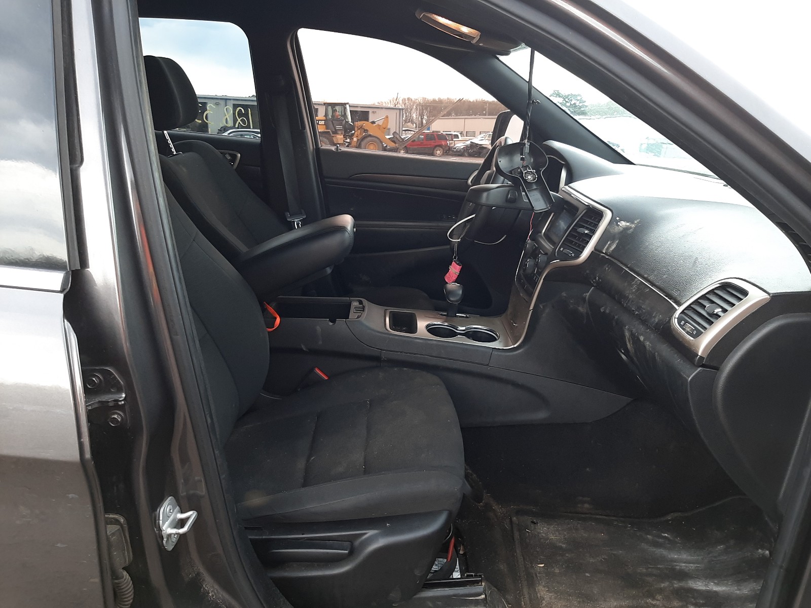 Photo 5 from auction – 2014 JEEP GRAND CHER with VIN 1C4RJEAG3EC573980