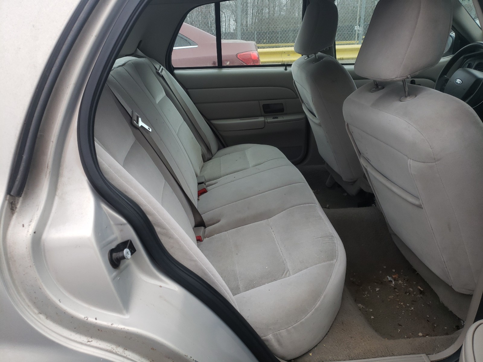Photo 6 from auction – 2008 FORD CROWN VICT with VIN 2FAFP74V88X139543