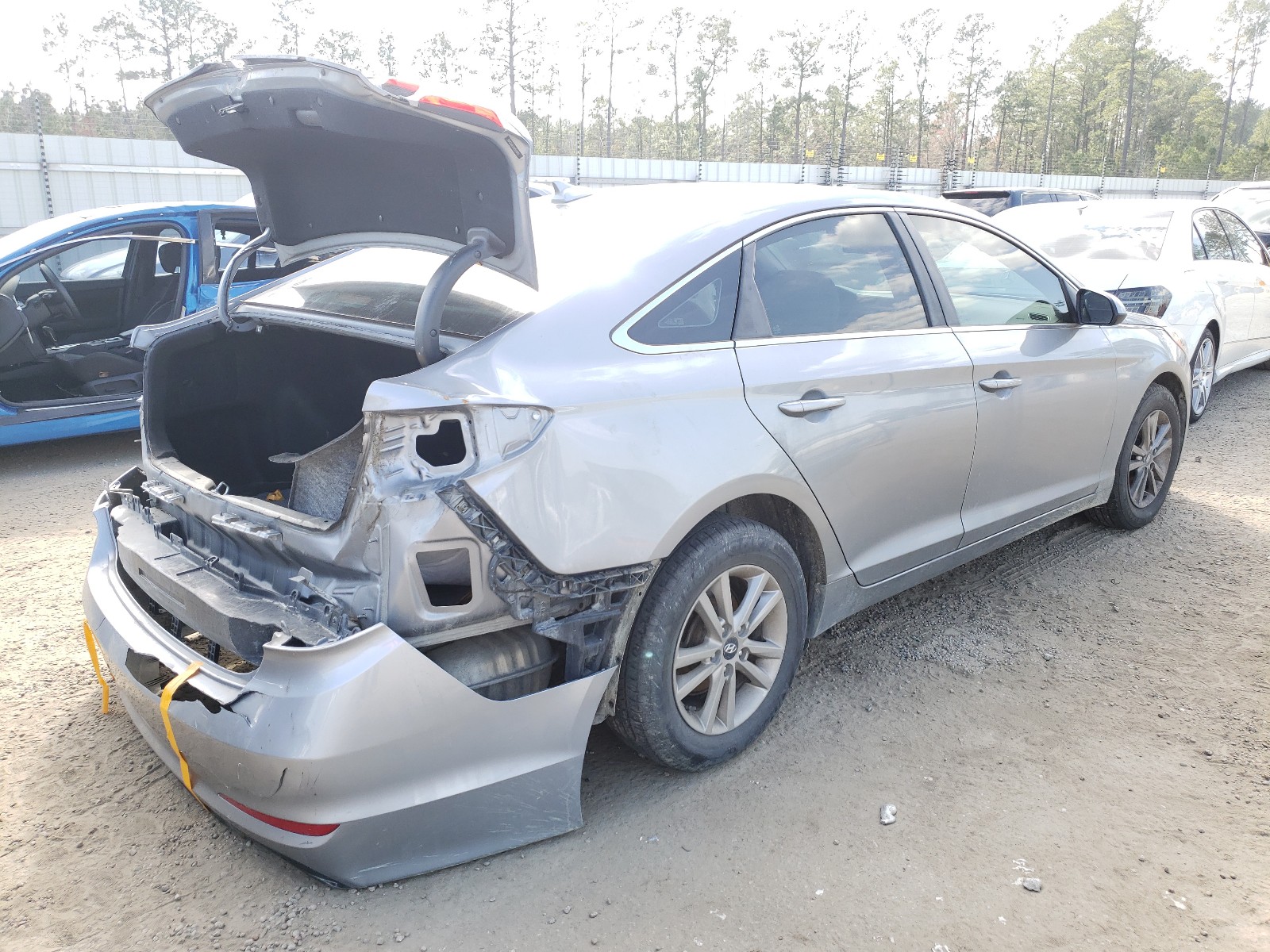 Photo 4 from auction – 2017 HYUNDAI SONATA SE with VIN 5NPE24AF5HH511888