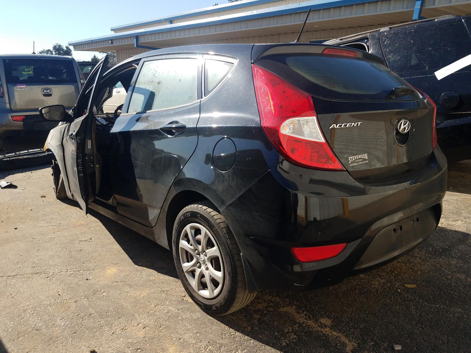 Photo 3 from auction – 2014 HYUNDAI ACCENT GLS with VIN KMHCT5AEXEU162693