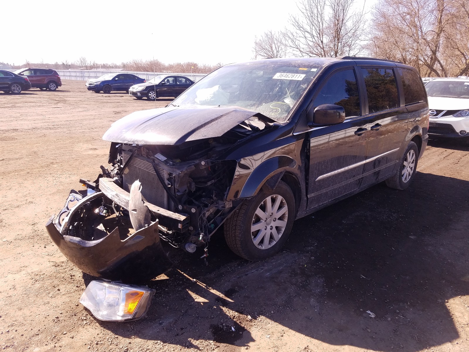 Photo 2 from auction – 2014 CHRYSLER TOWN & COU with VIN 2C4RC1BG1ER115072