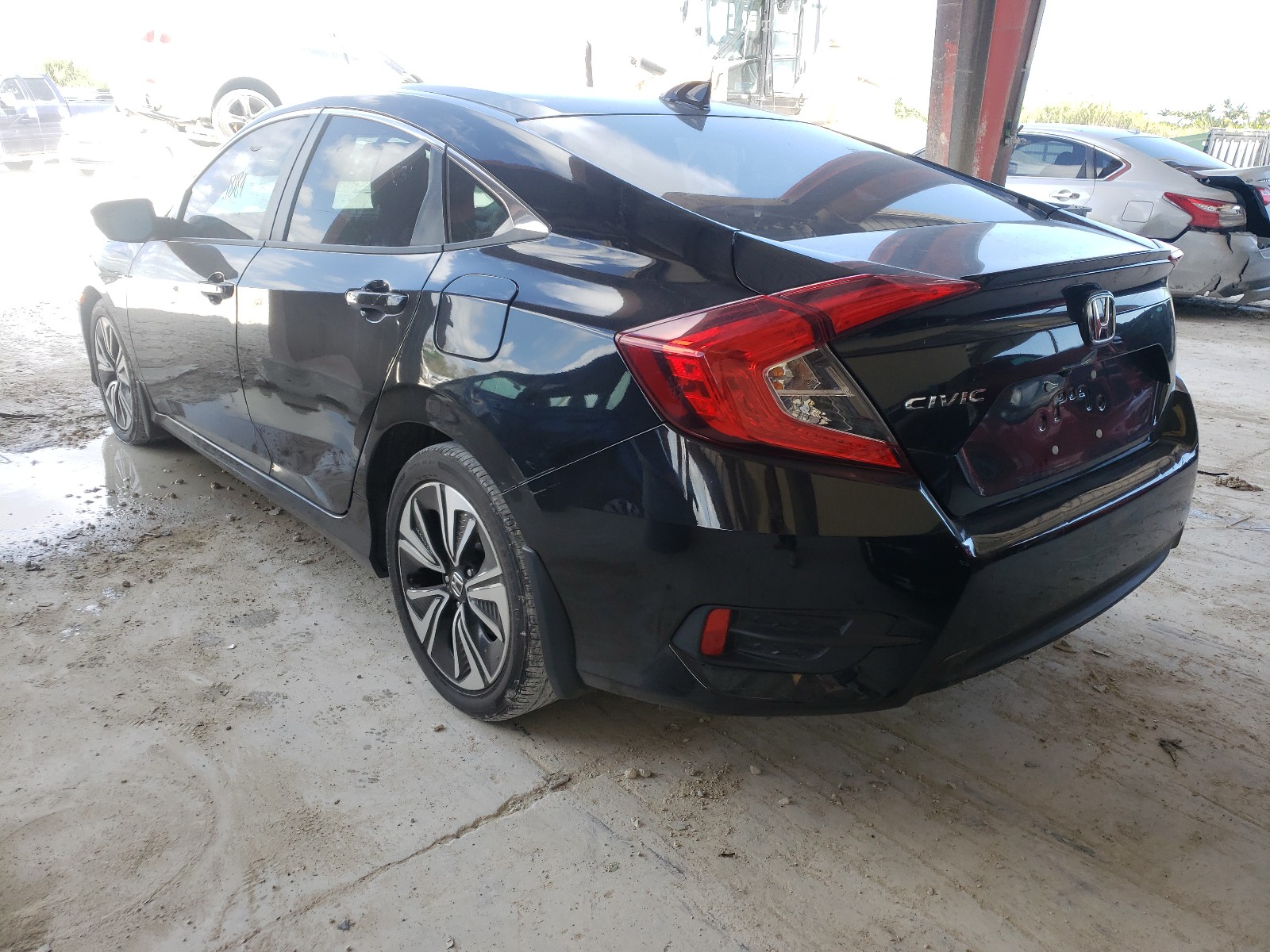 Photo 3 from auction – 2017 HONDA CIVIC EX with VIN 19XFC1F3XHE200847