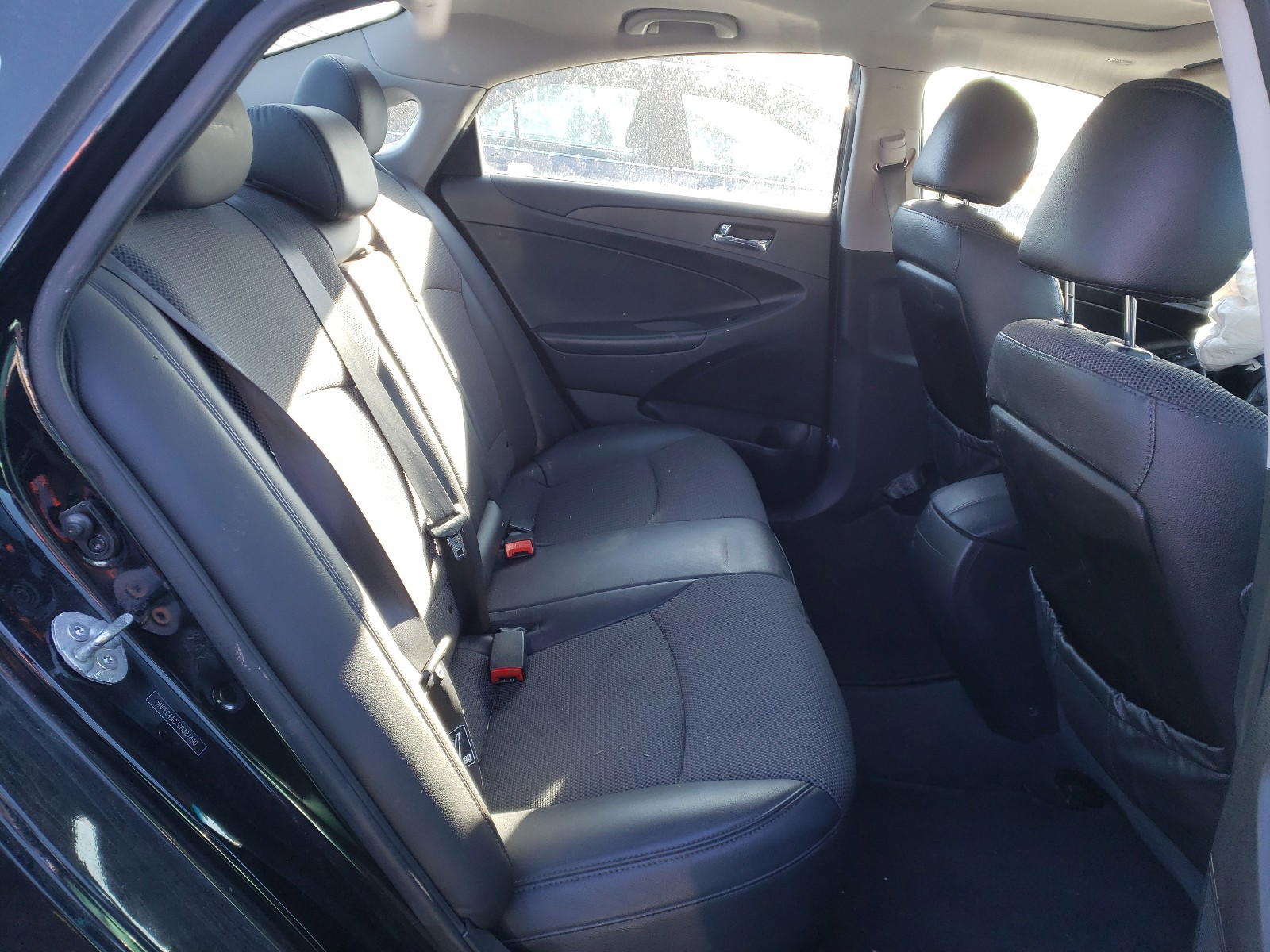 Photo 6 from auction – 2012 HYUNDAI SONATA SE with VIN 5NPEC4AC7CH387490