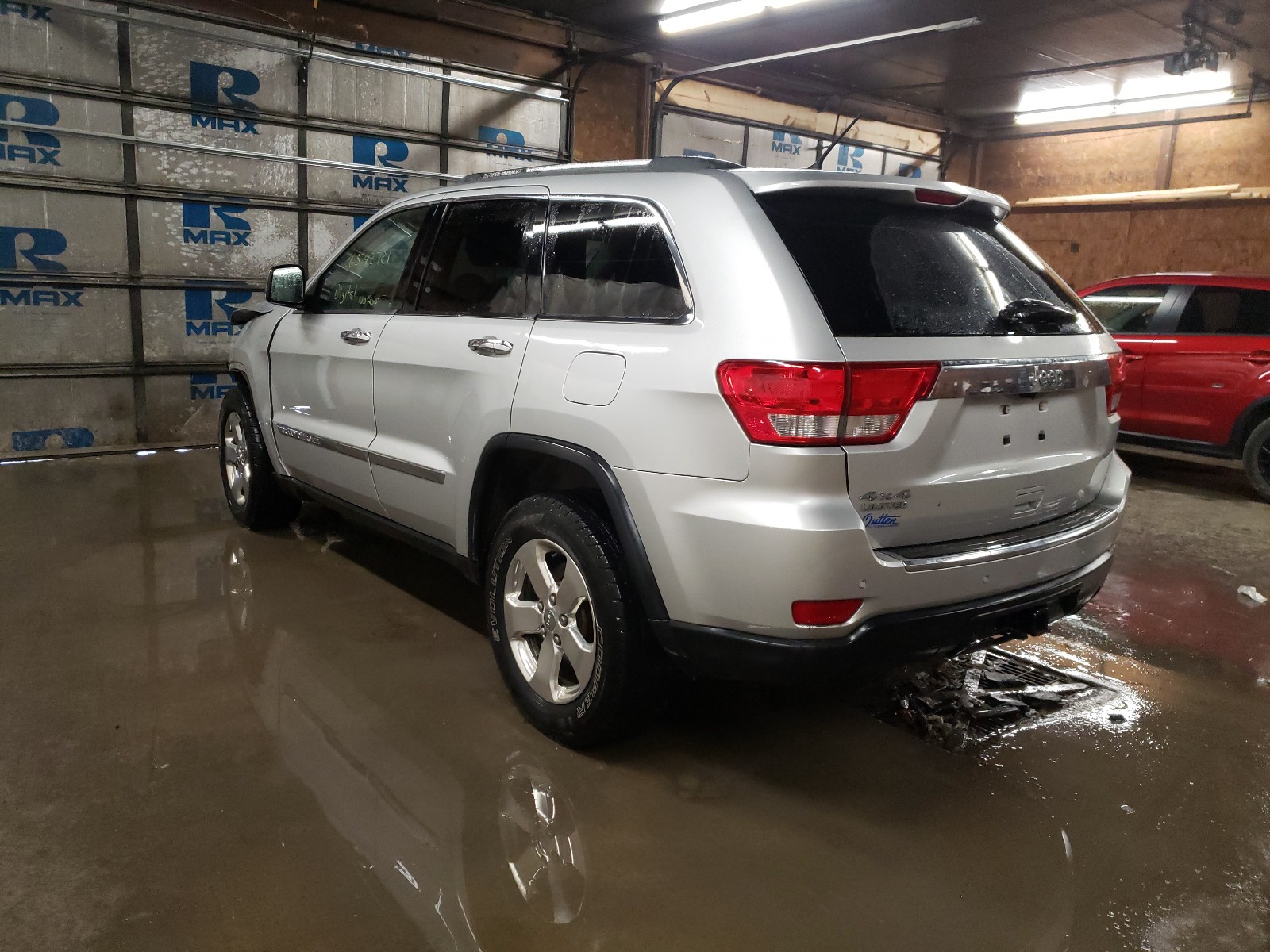 Photo 3 from auction – 2011 JEEP GRAND CHER with VIN 1J4RR5GGXBC570984