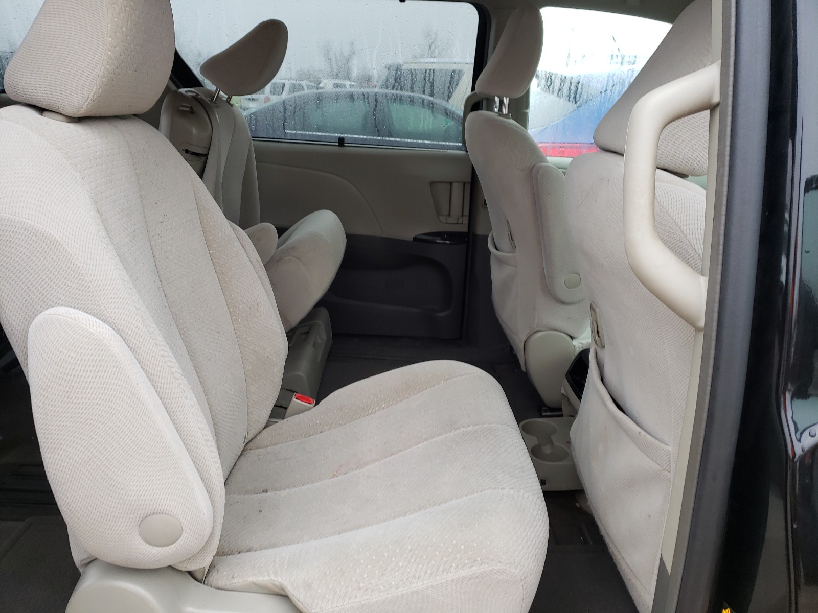 Photo 6 from auction – 2014 TOYOTA SIENNA LE with VIN 5TDKK3DC9ES526382