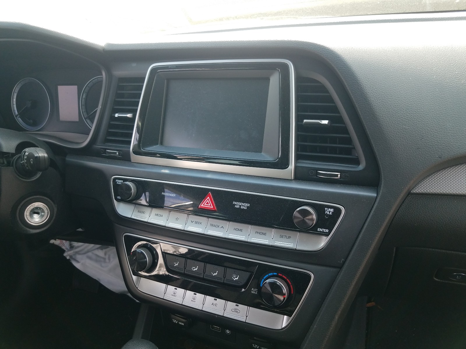 Photo 9 from auction – 2019 HYUNDAI SONATA SE with VIN 5NPE24AF4KH756091