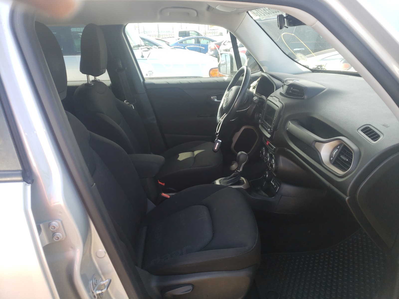 Photo 15 from auction – 2015 JEEP RENEGADE L with VIN ZACCJBBT2FPB30541