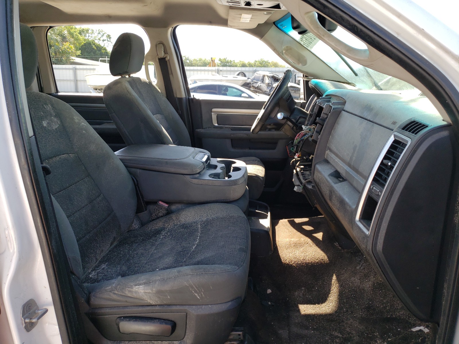 Photo 5 from auction – 2014 RAM 2500 SLT with VIN 3C6UR5DLXEG296275